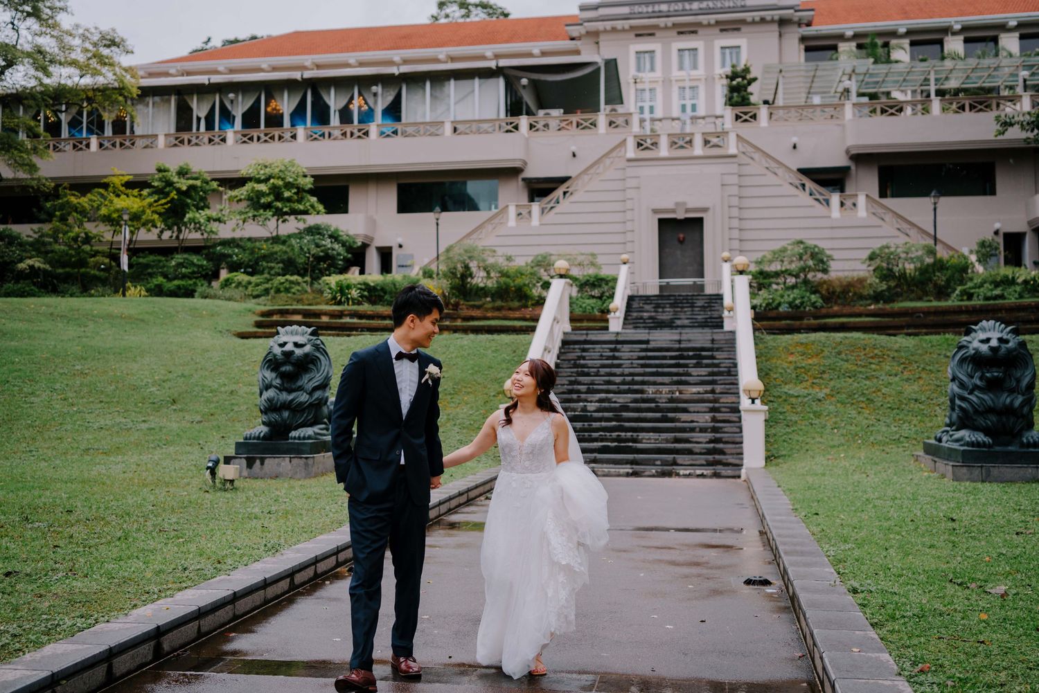 wedding photoshoot at fort canning park singapore