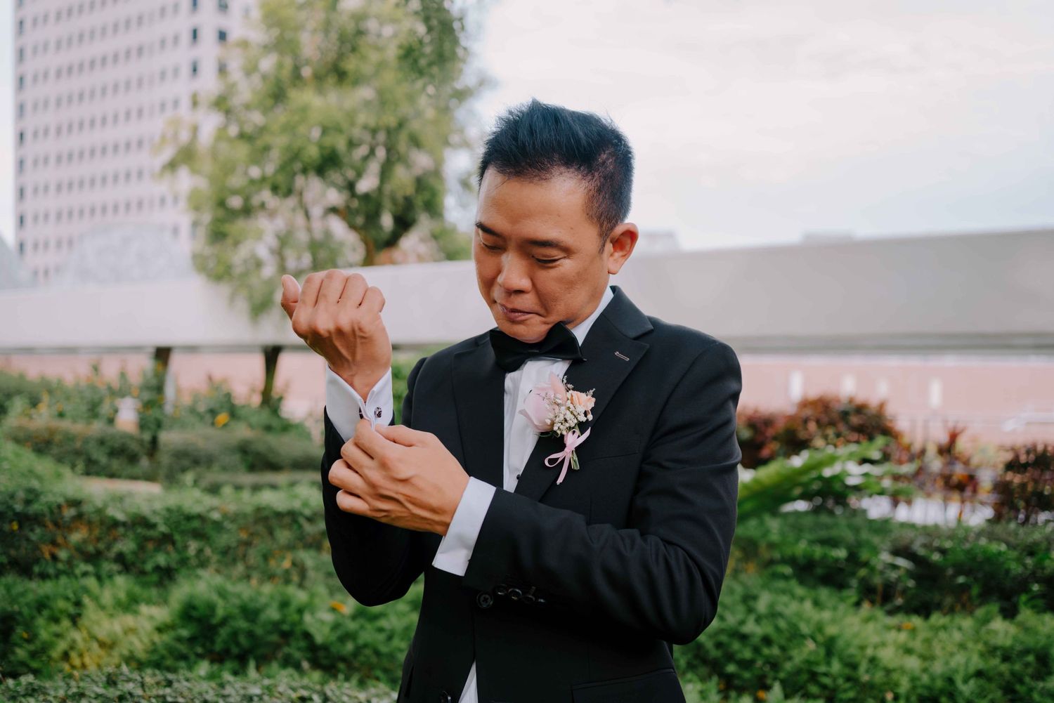 groom portrait at keyaki restaurant