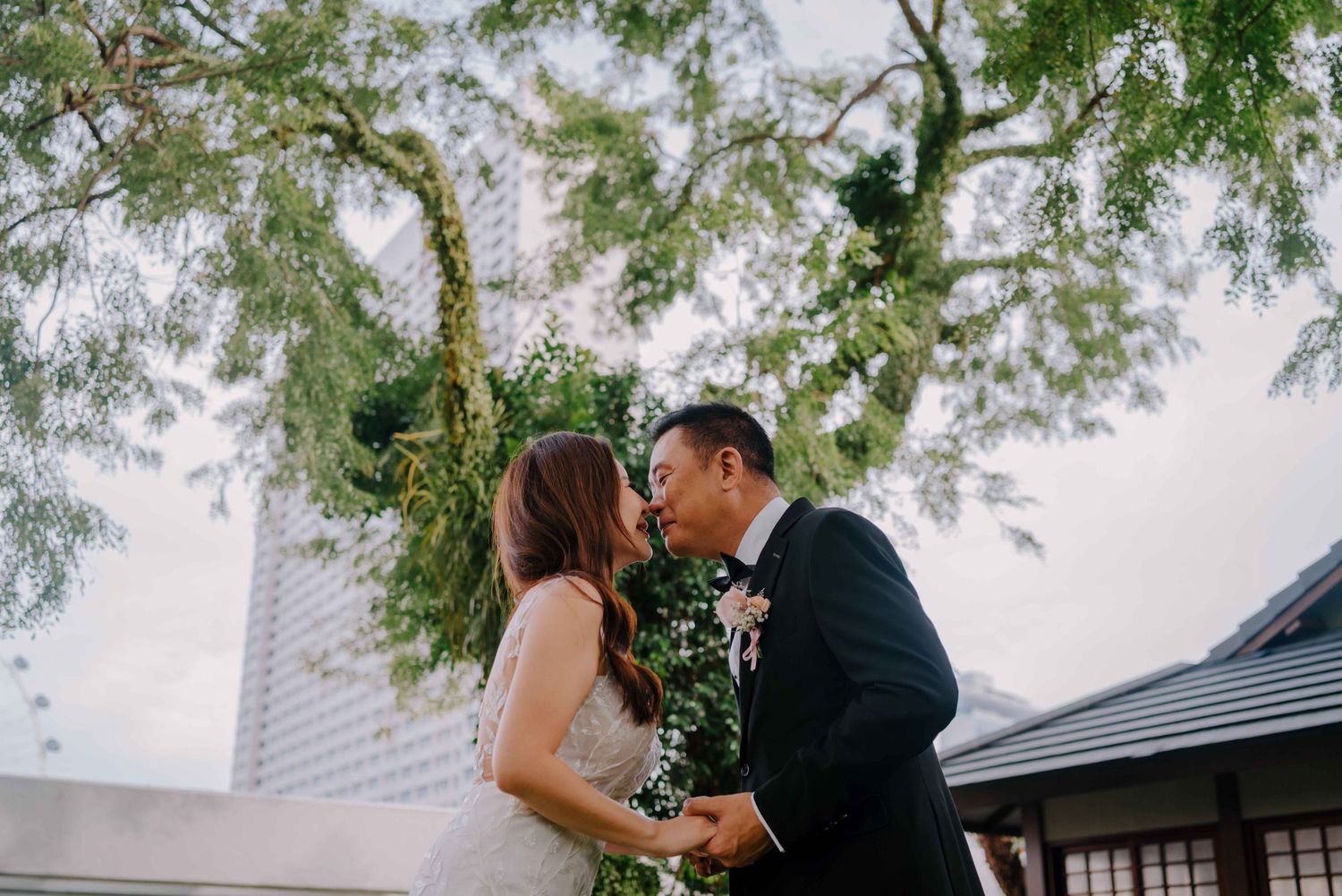 outdoor garden wedding at keyaki pan pacific hotel