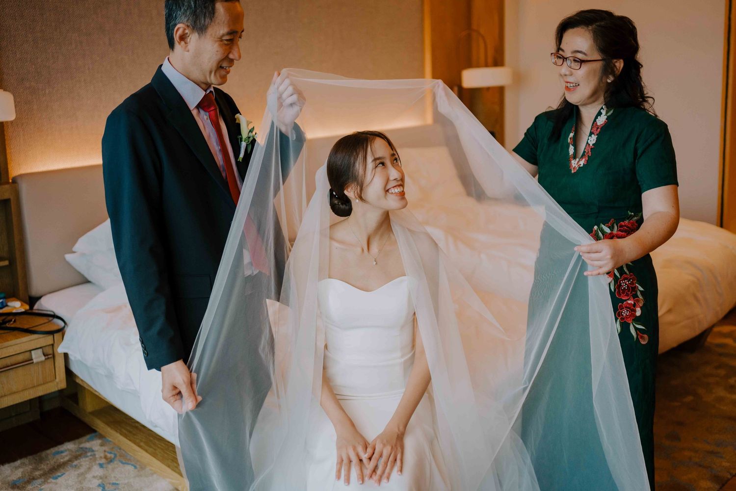 glasshouse andaz hotel wedding photographer