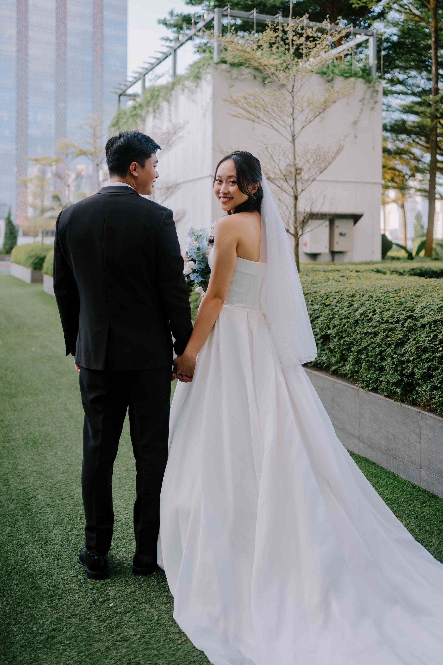minimalist wedding gown at one farrer hotel singapore