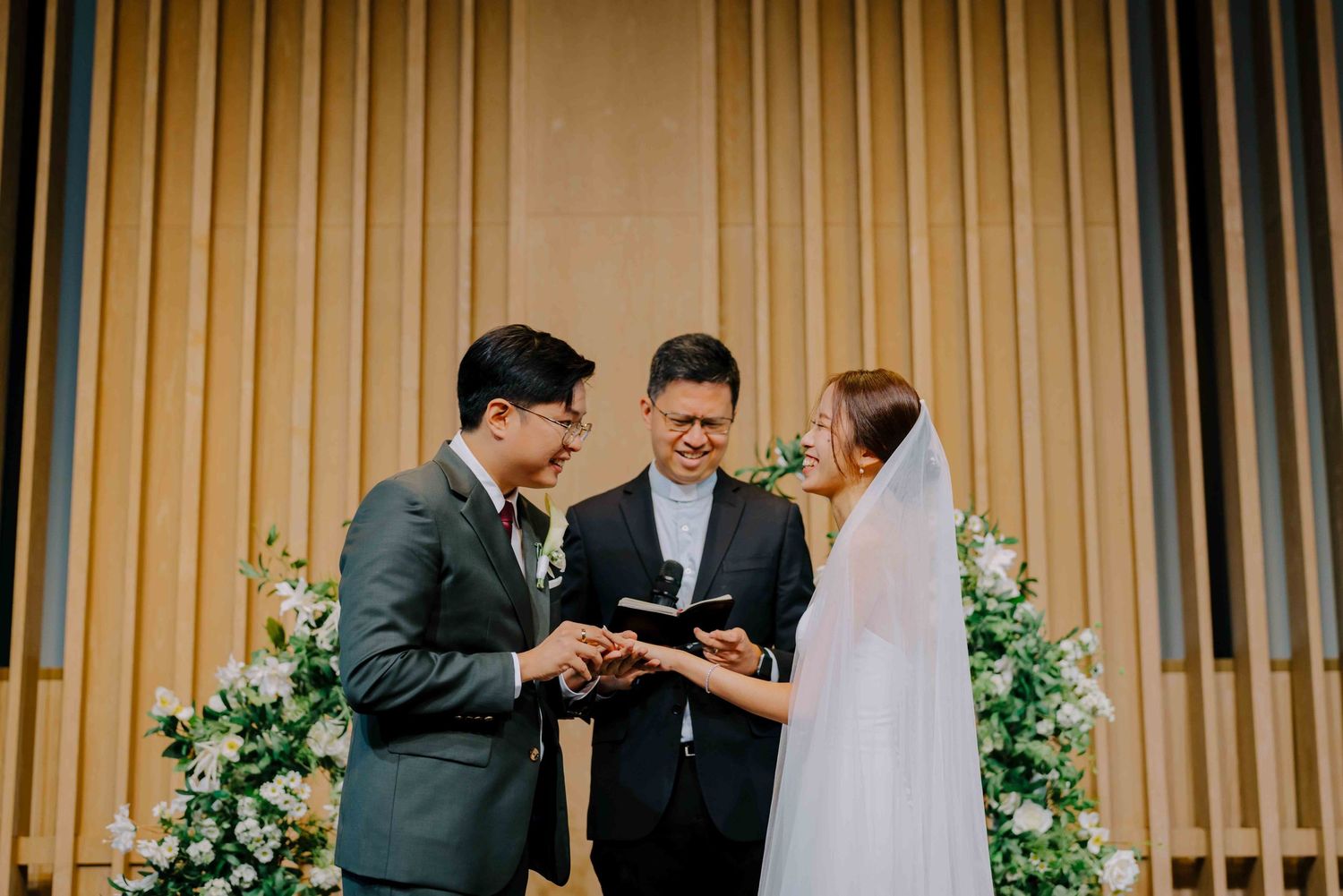 glasshouse andaz hotel wedding photographer