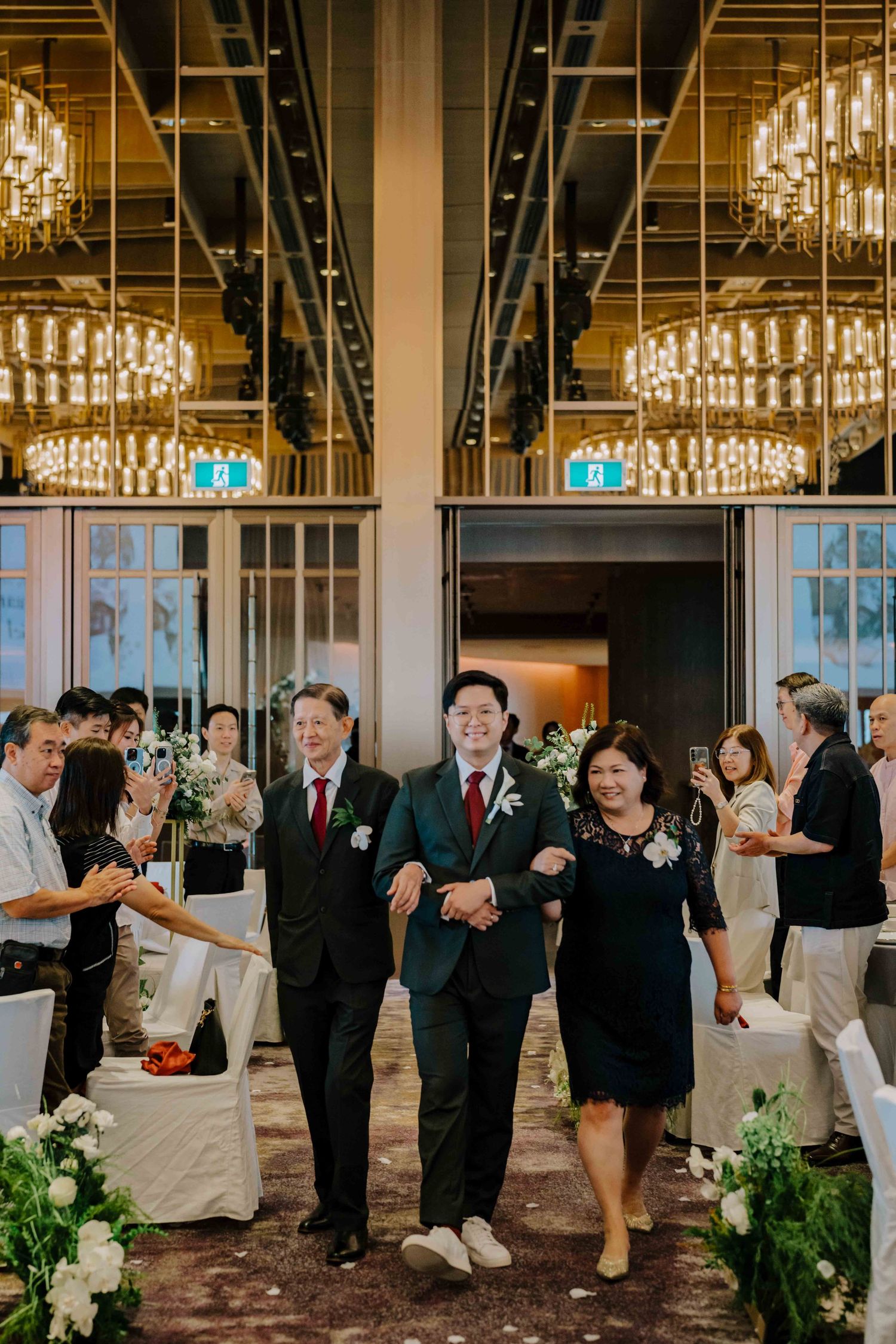 wedding ceremony at the glasshouse in andaz hotel hyatt singapore