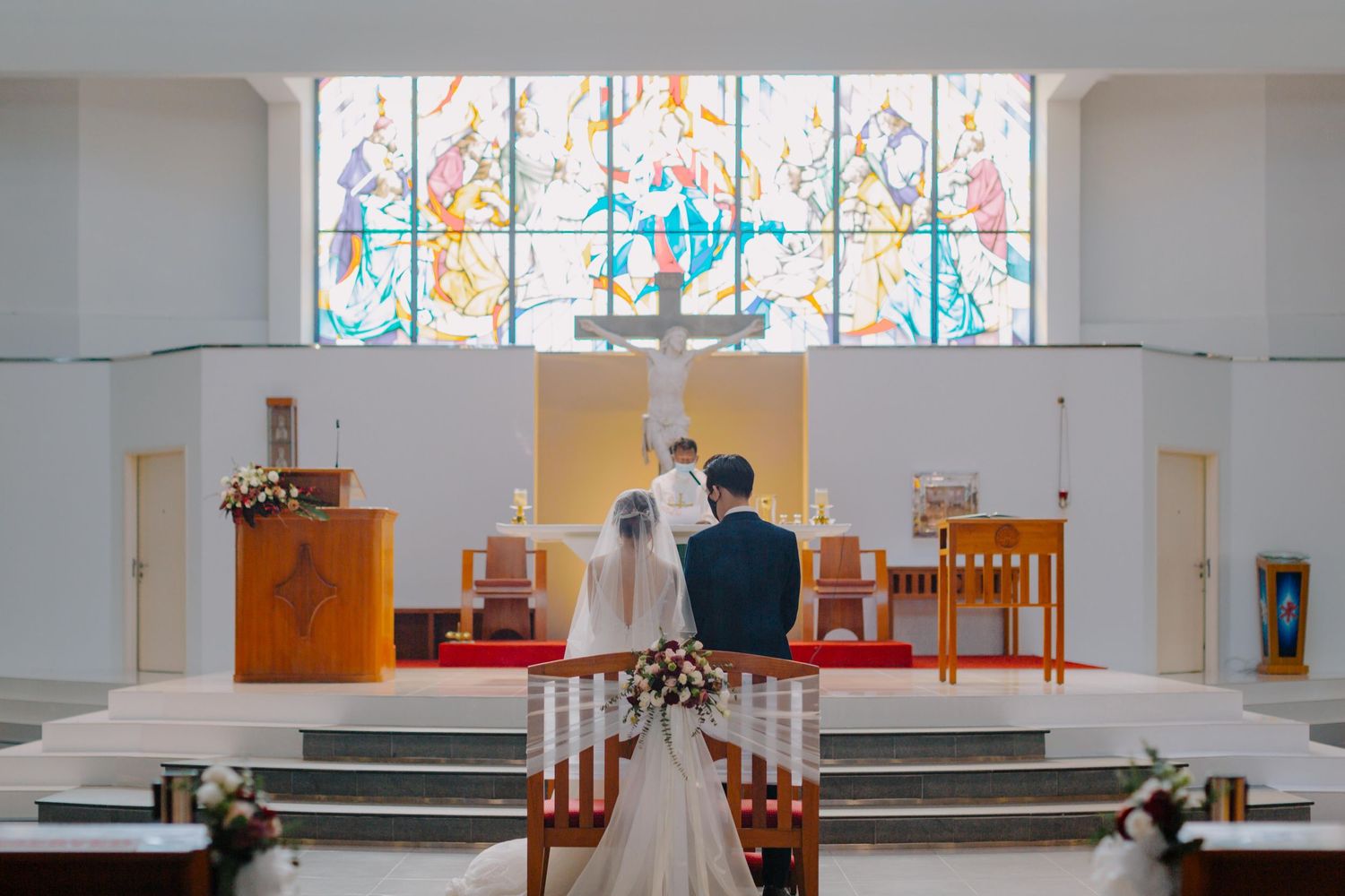 catholic church wedding ceremony in singapore, at the church of holy spirit in singapore