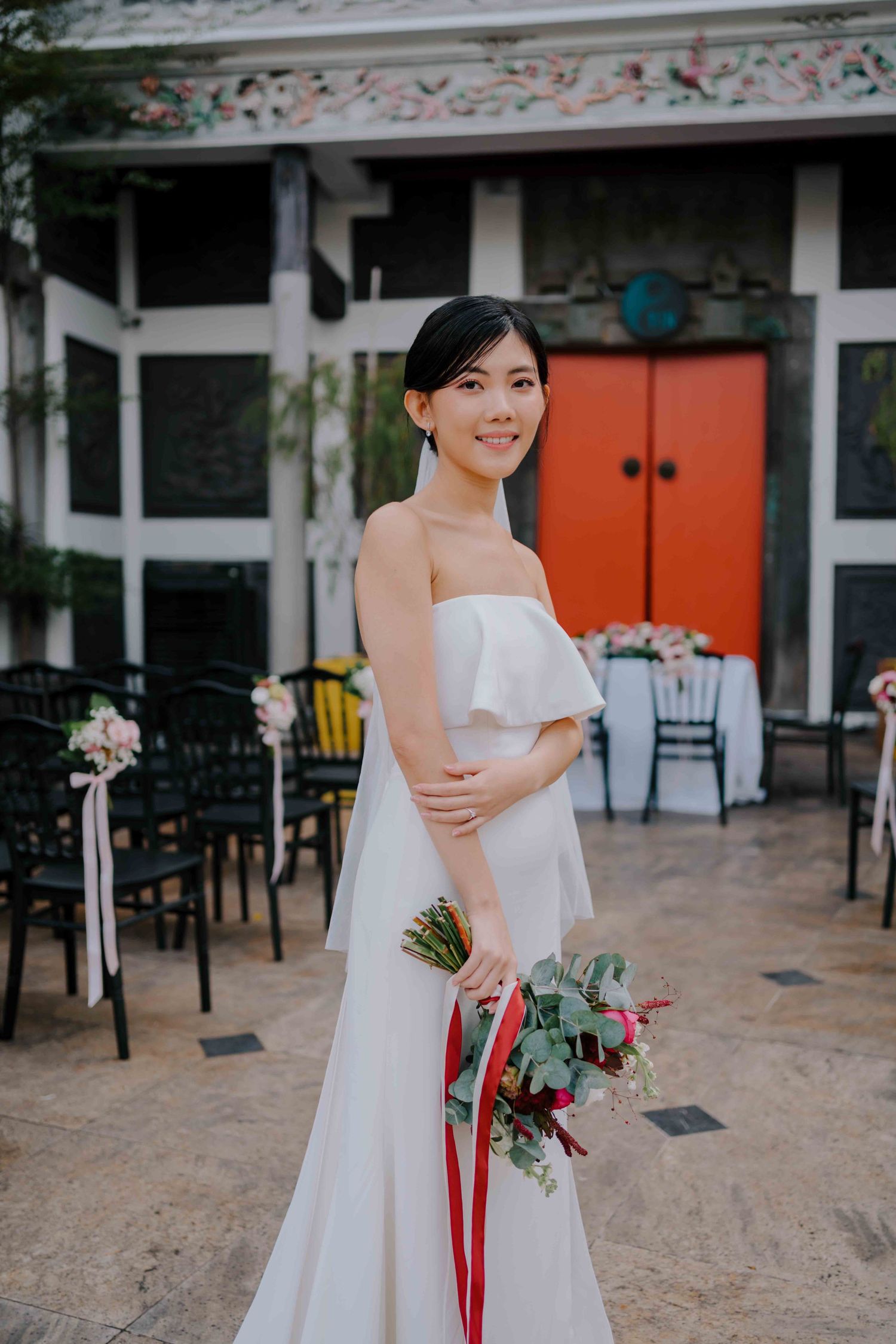bridal portrait at riverhouse heritage building singapore
