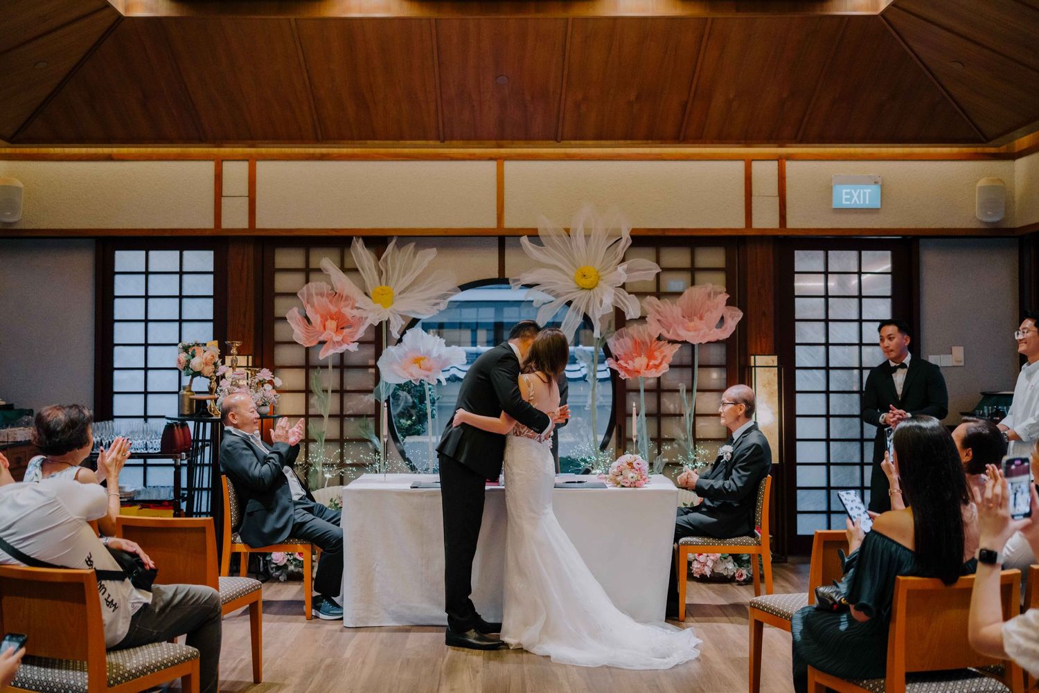 intimate wedding at keyaki restaurant