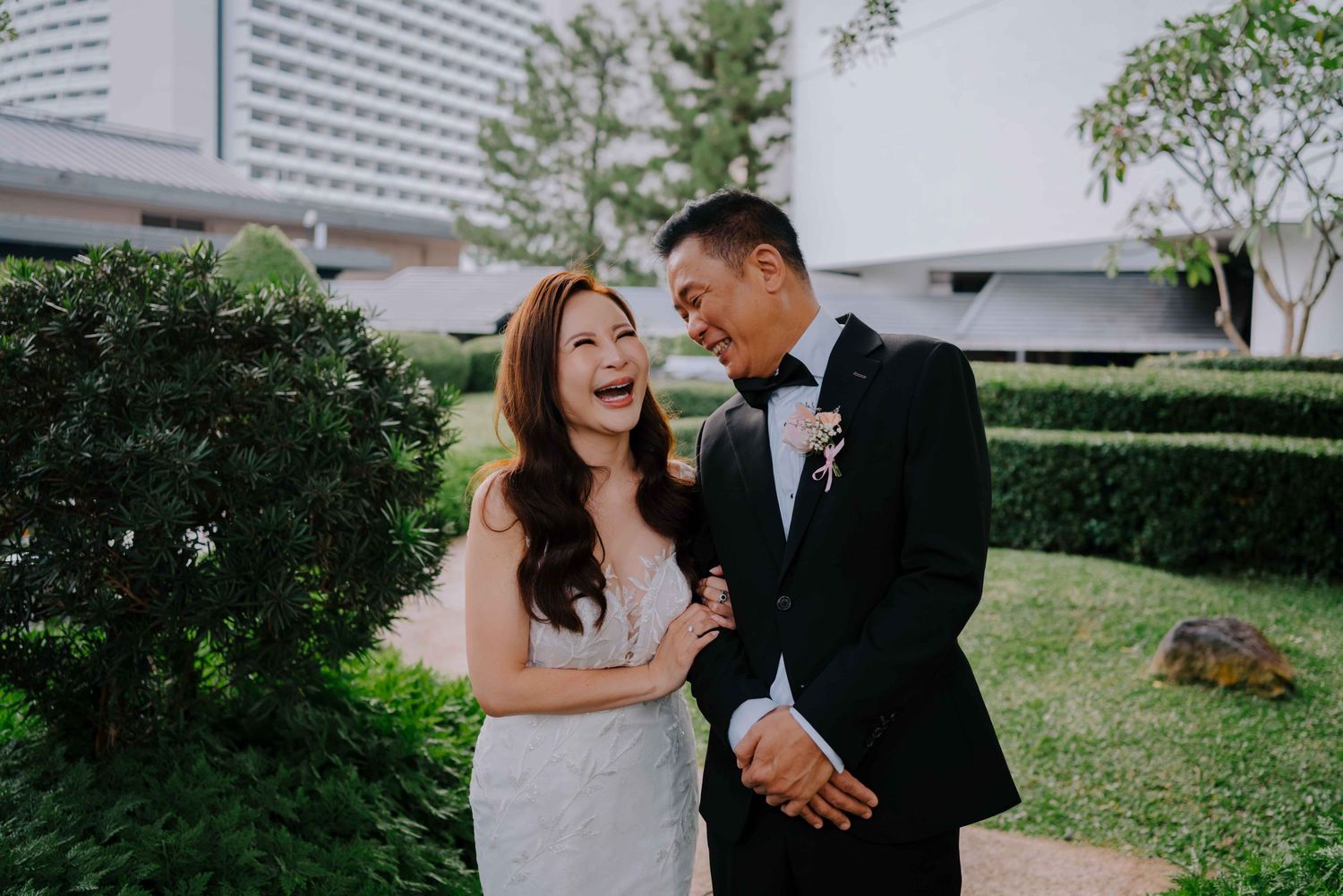 intimate wedding photographer at keyaki restaurant