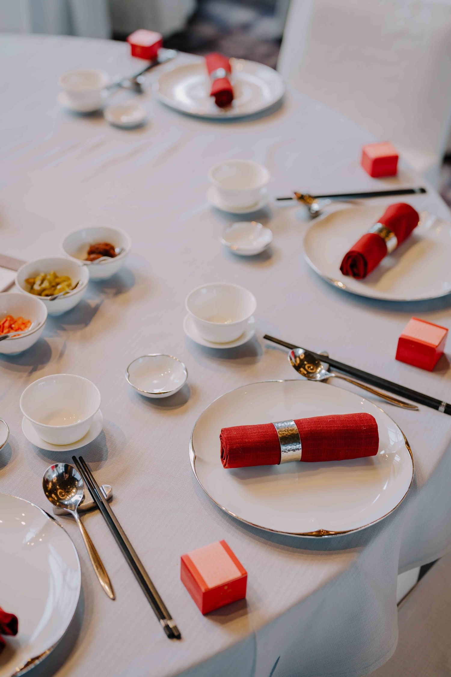 wedding reception at the glasshouse ballroom at andaz hotel singapore