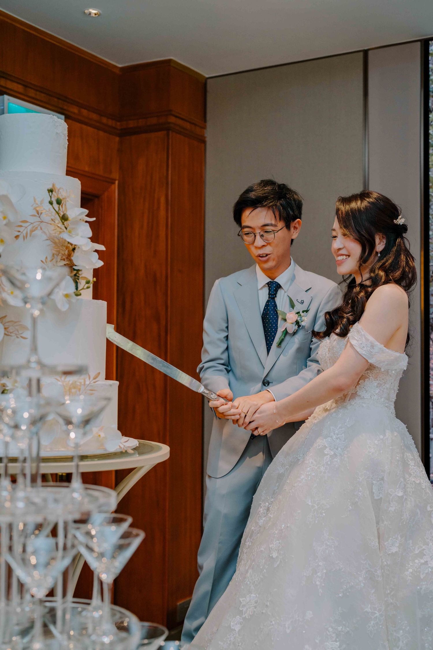 wedding photographer at conrad singapore orchard