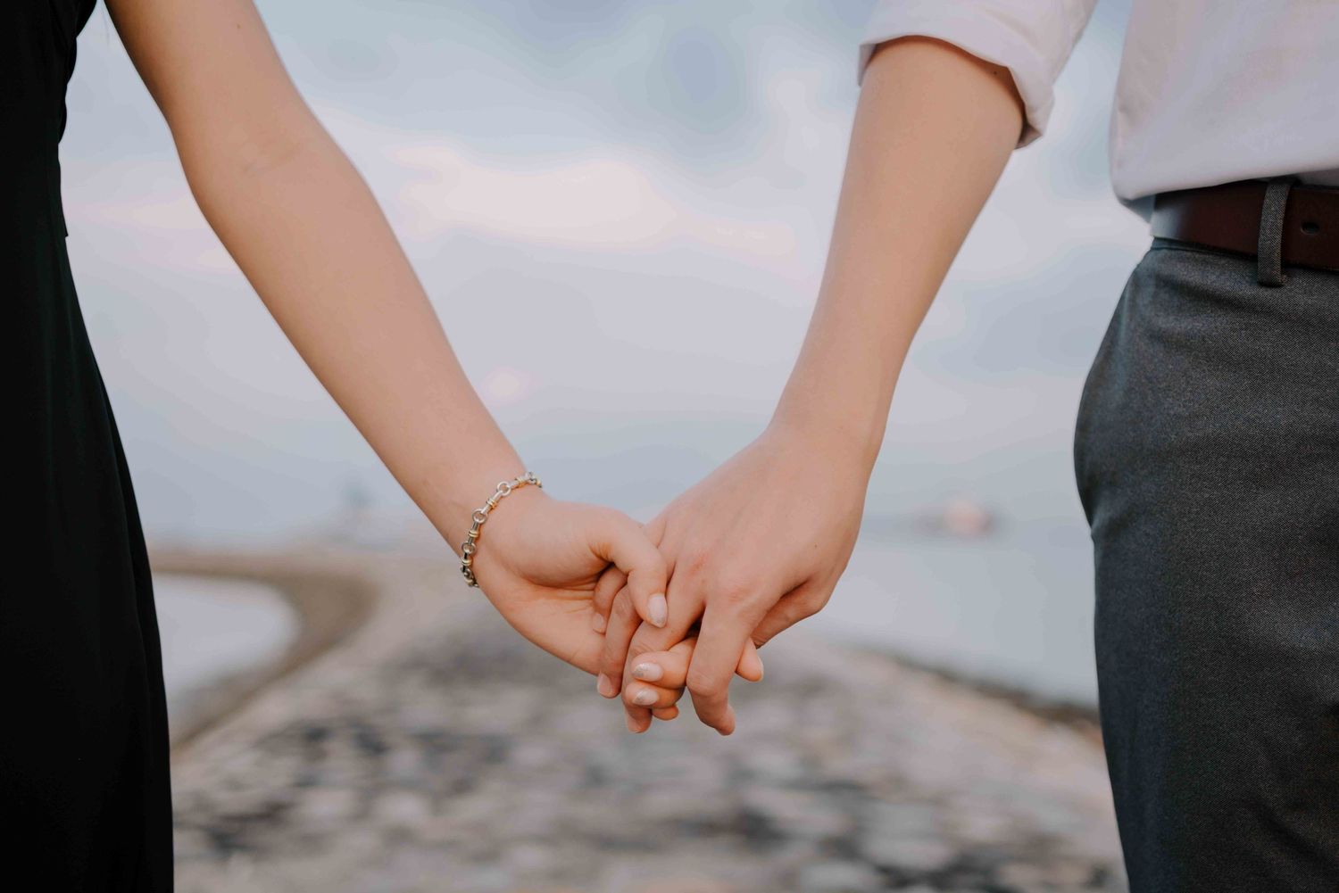 prewedding photoshoot at marina east park