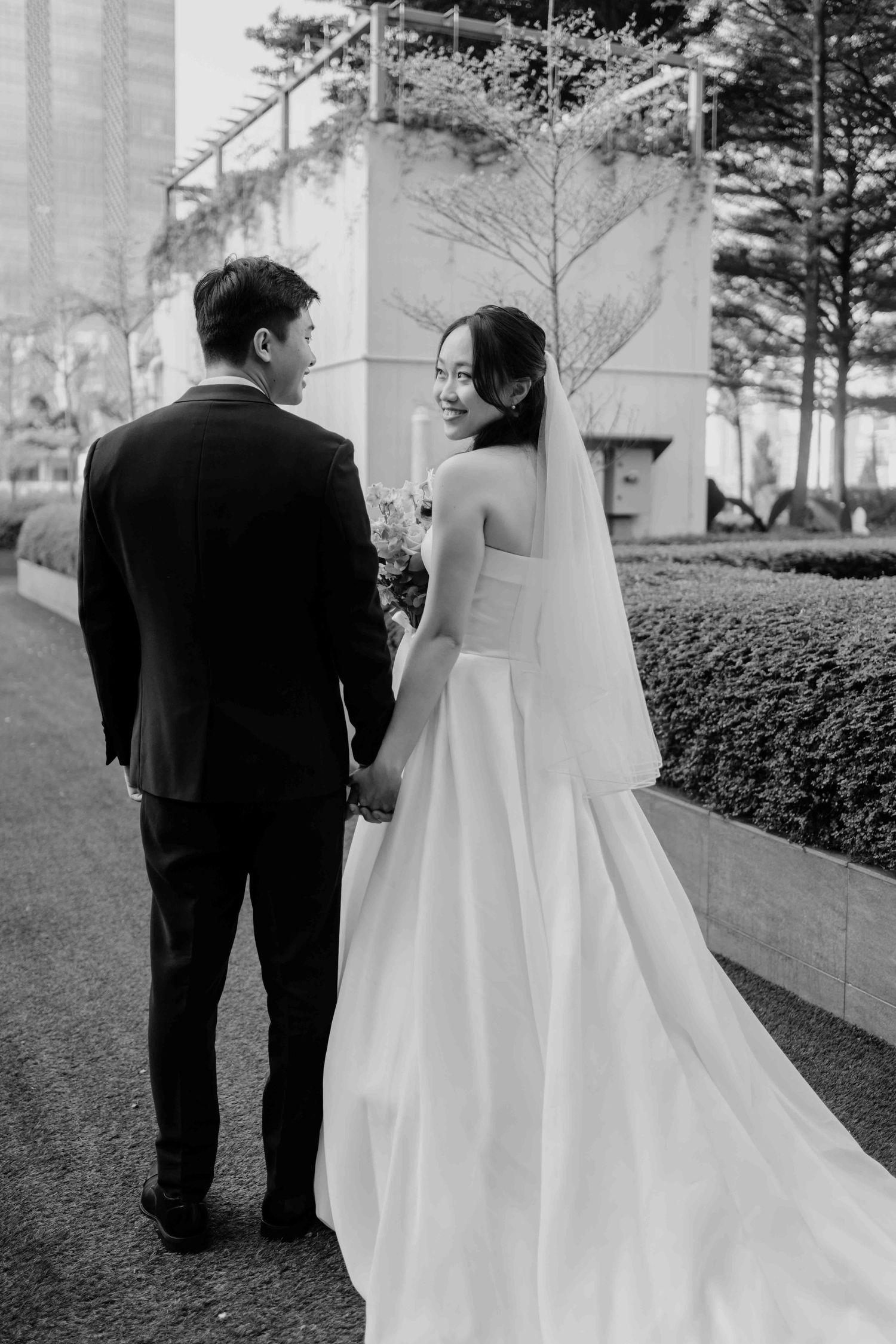 intimate wedding photos at one farrer hotel singapore