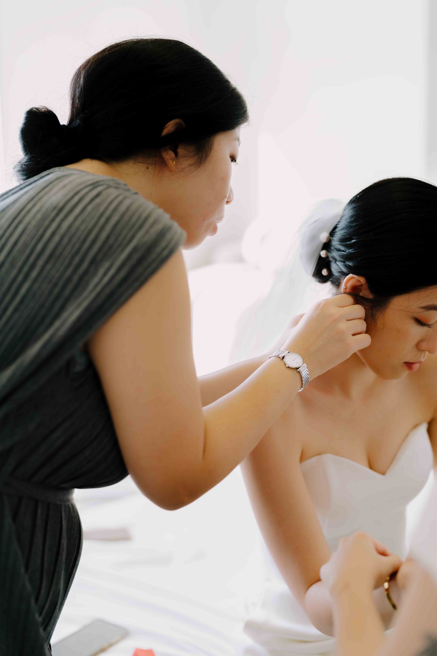 wedding day getting ready photos