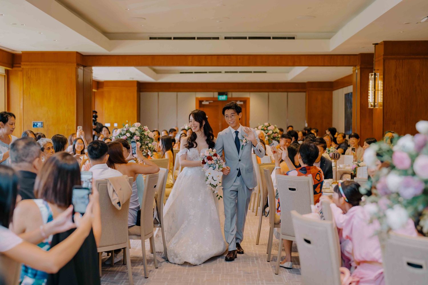 wedding at tanglin ballroom in conrad singapore orchard
