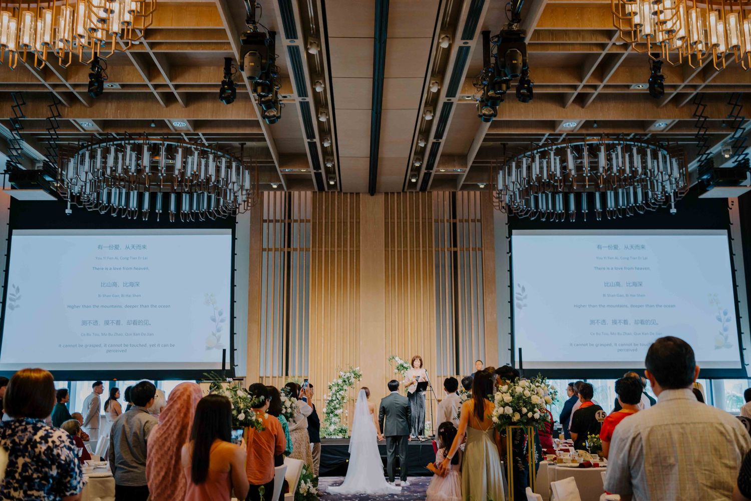 wedding at the glasshouse in andaz hotel hyatt singapore