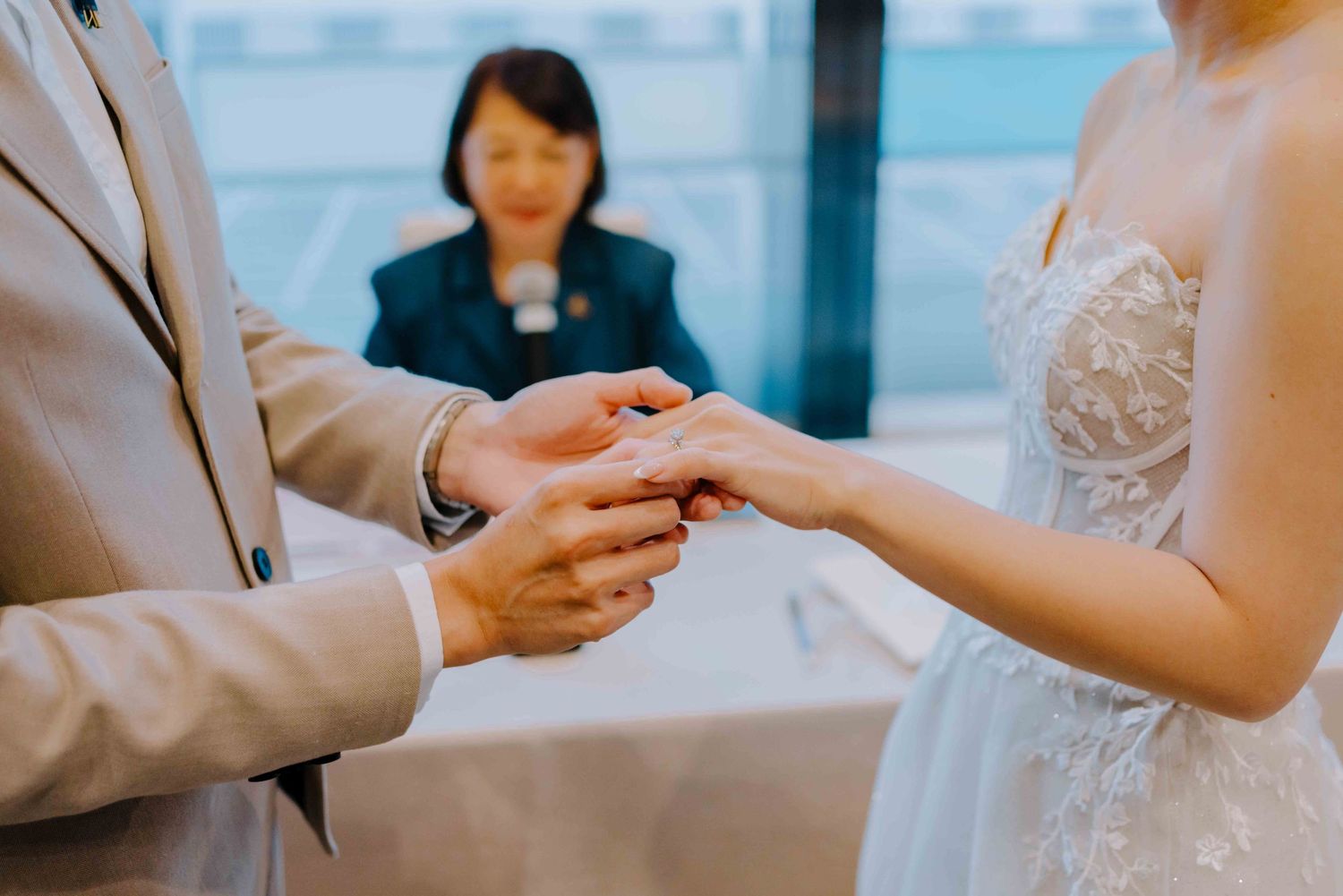 rom ceremony at sofitel singapore city centre