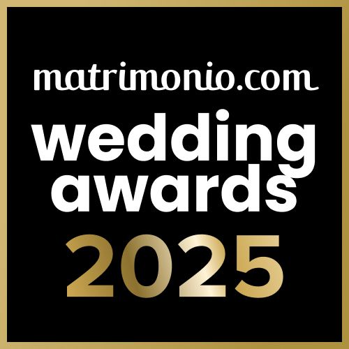 Matrimonio.com wedding awards 2025 logo in black and gold on dark background.