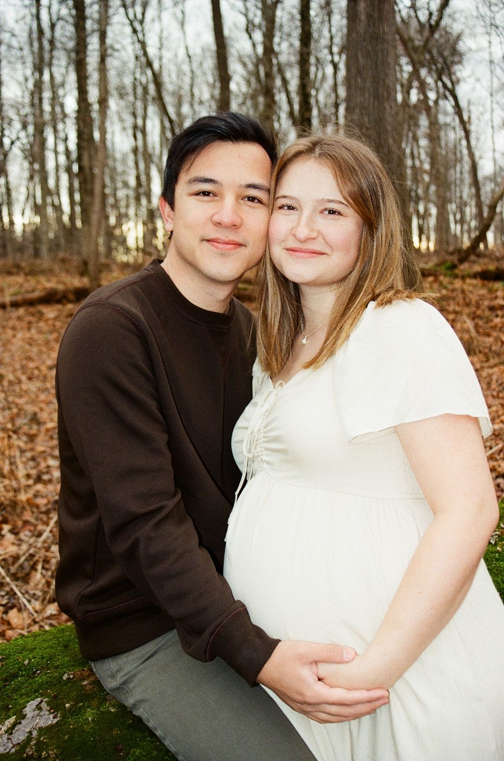 Couples film photos, Maternity photos on film, family photos on film, Midwest Maternity Photos, film photography, Emily Earll Photos