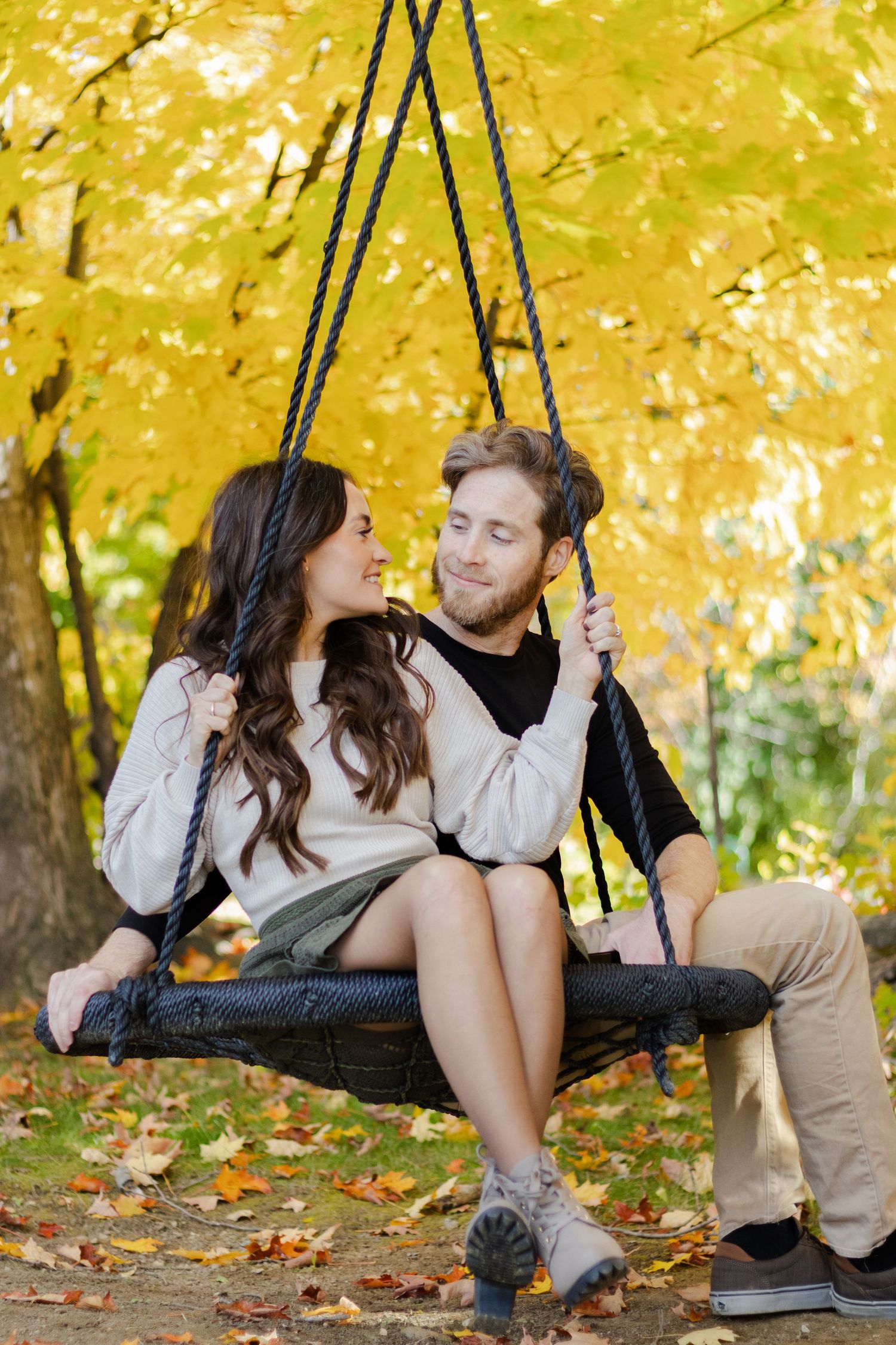 Outdoor candid couples photos