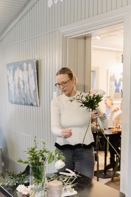 Haluatko oppia tekemään kukkakimpun? Osta e-opas ja opettelen sen vinkeillä tekemään upeat kimput