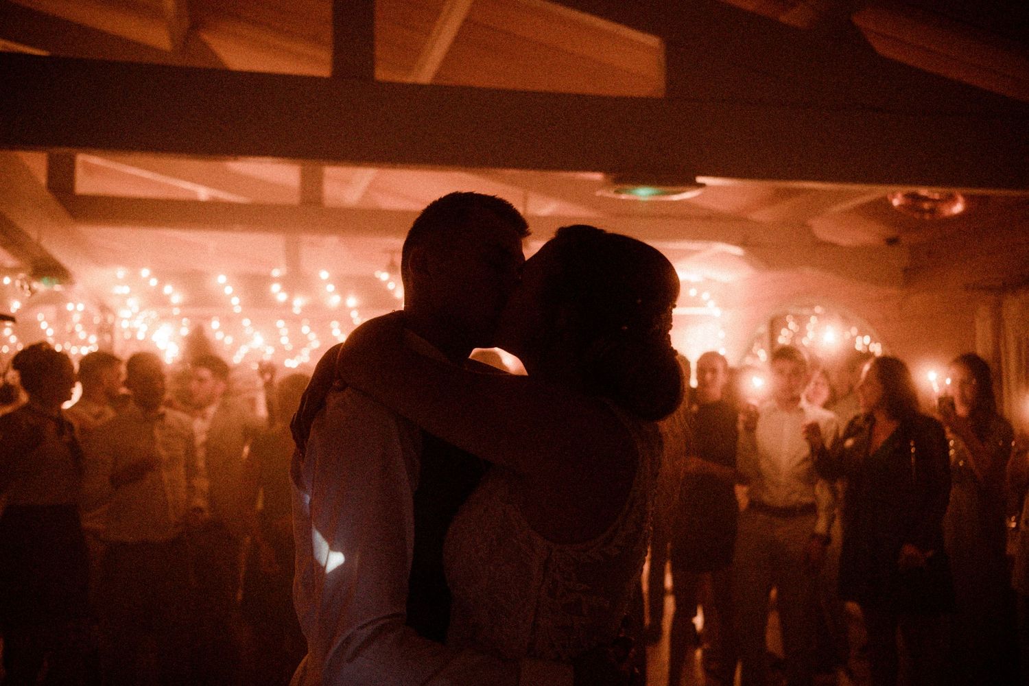 mariage couple danse fête