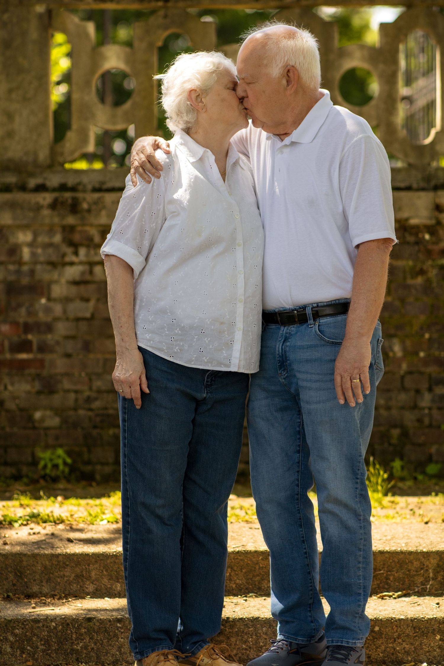 Family Pictures At Mellon Park Walled Garden , Kayla Rose Photography