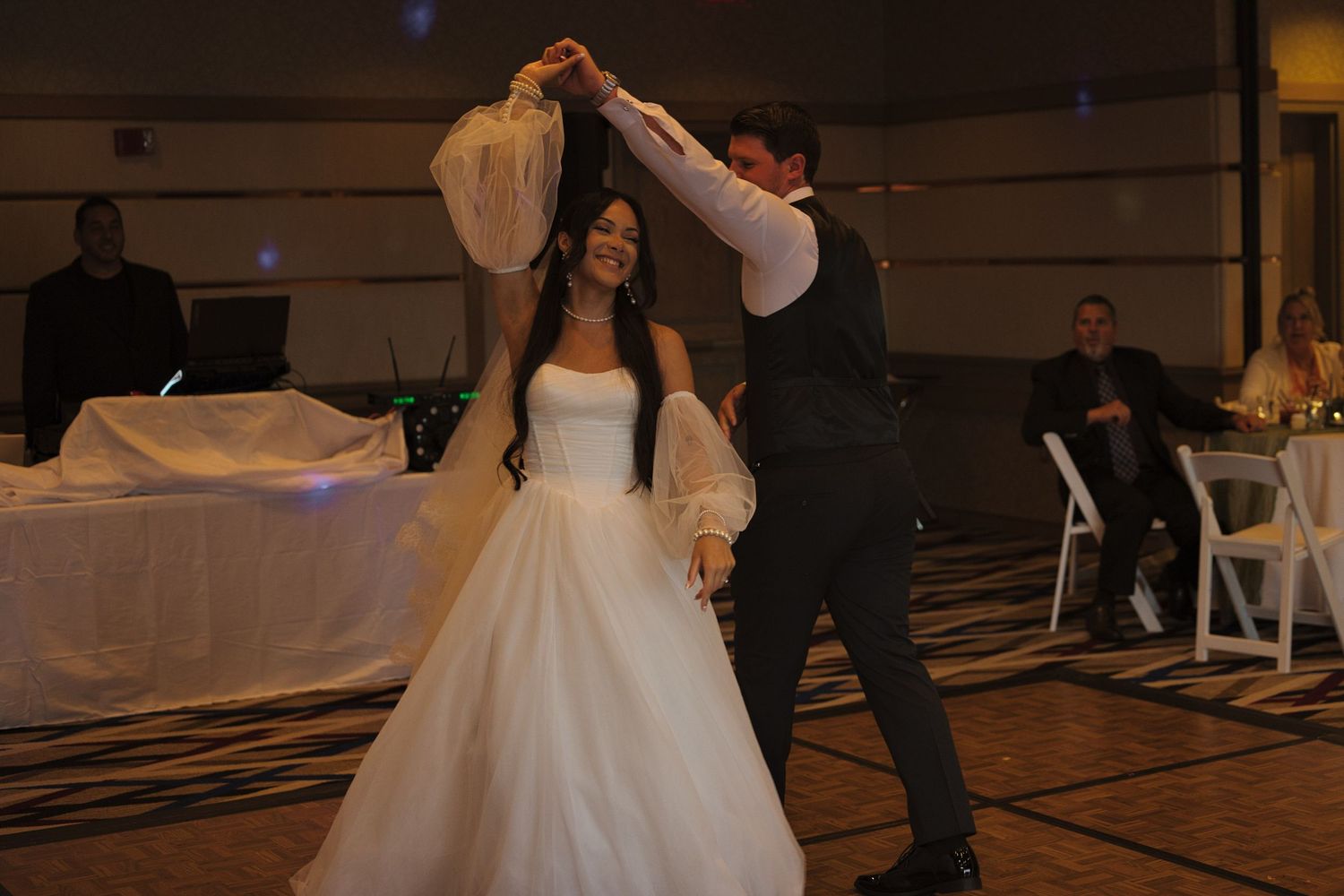 First dance between bride and groom in Coeur d' Alene Resort