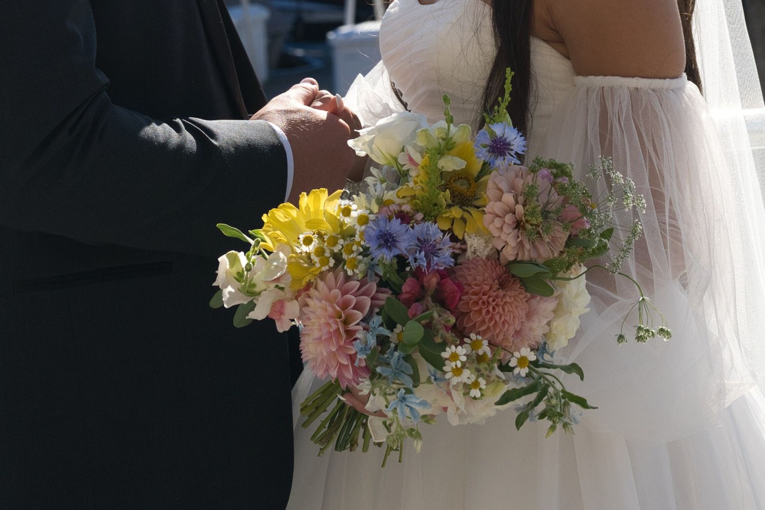 Detailed picture of bride's flower bouquet