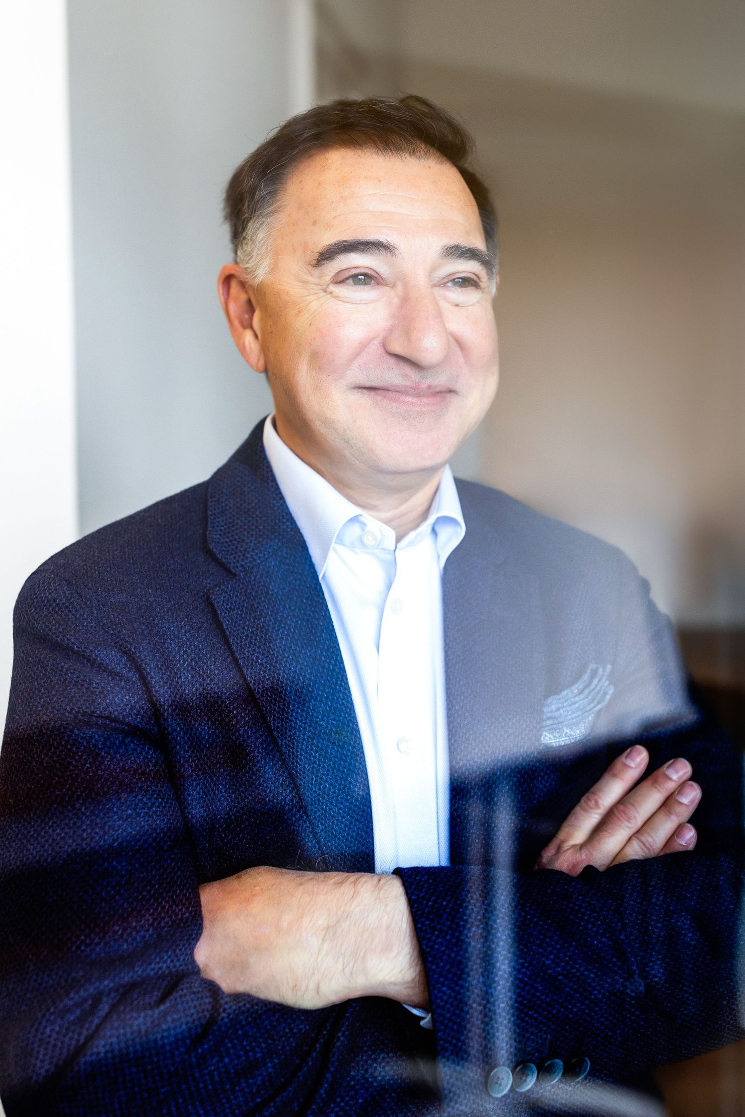 Peter Ahluwalia, Leovest, Dynamisches Businessportrait für Manager oder Unternehmer mit moderner Bildsprache.