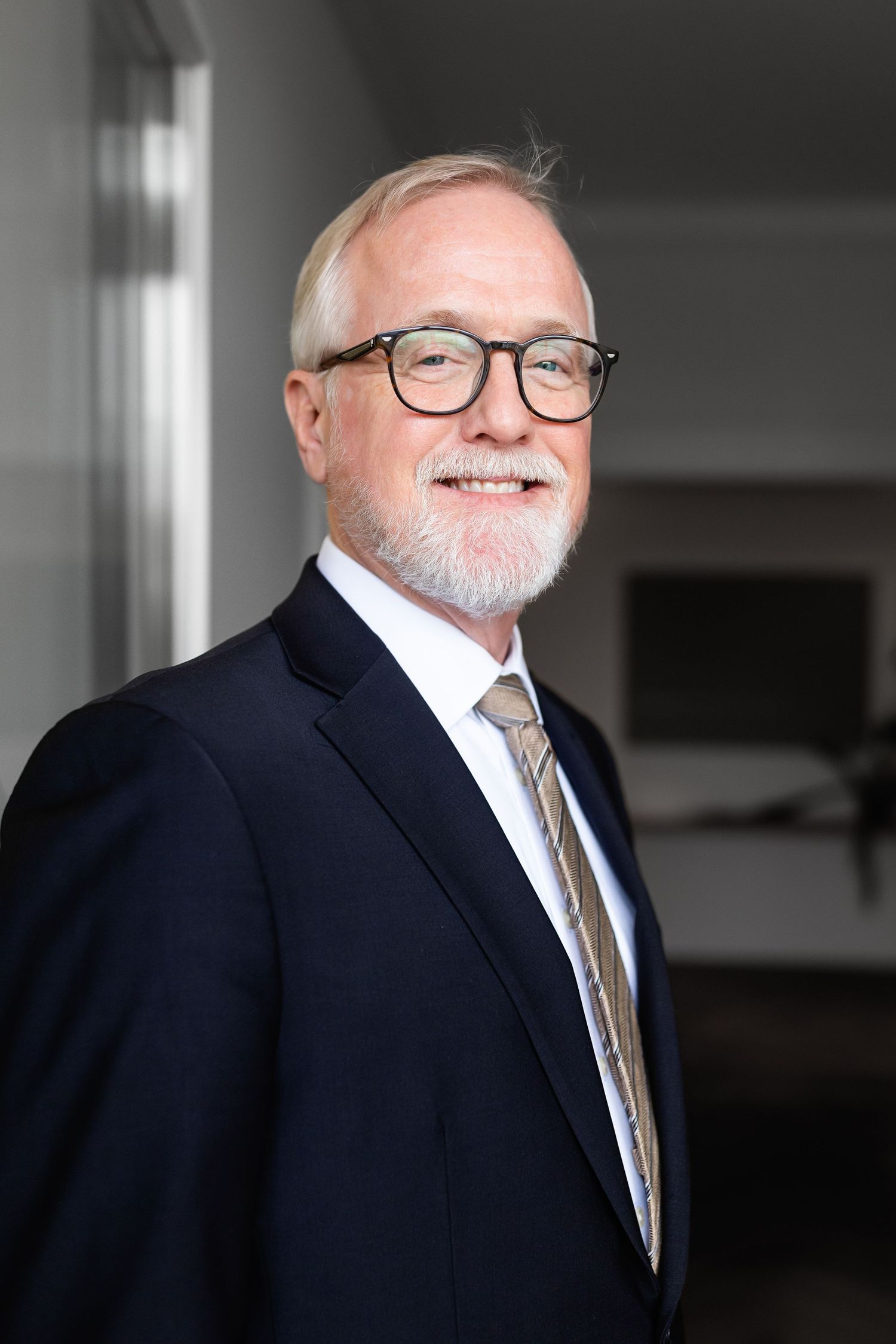 Bill Randolph, Leovest, Executive Portrait für Geschäftsleitung oder Managementprofil.