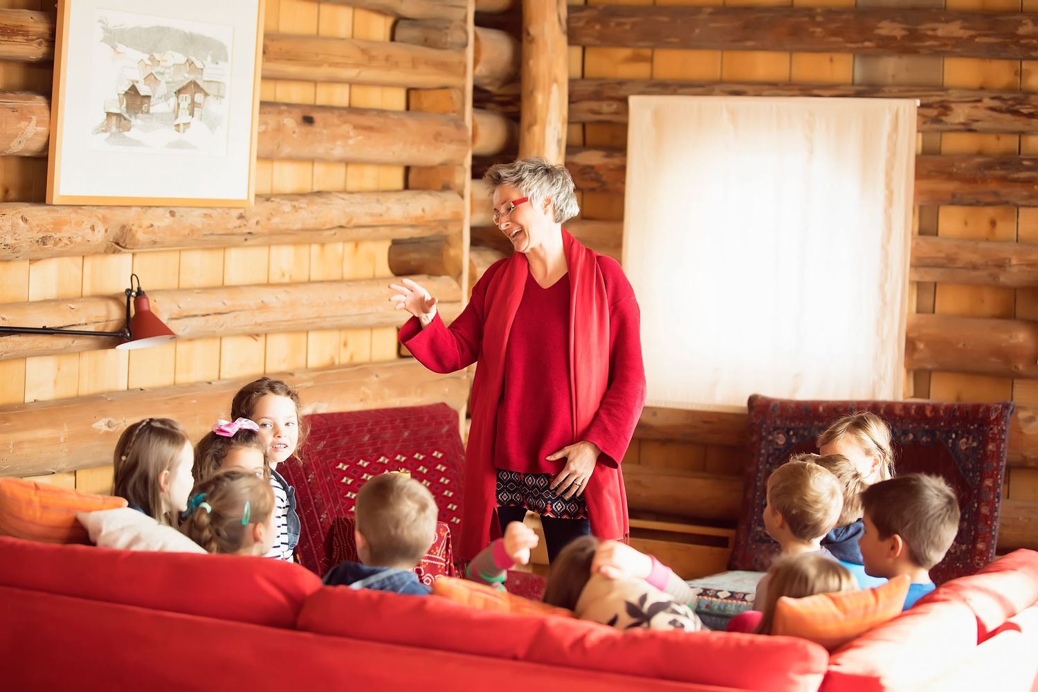 Anna Cathomas, Märchenerzählerin, Reportagefotografie eines Workshops für Kultur- oder Bildungsinstitution.