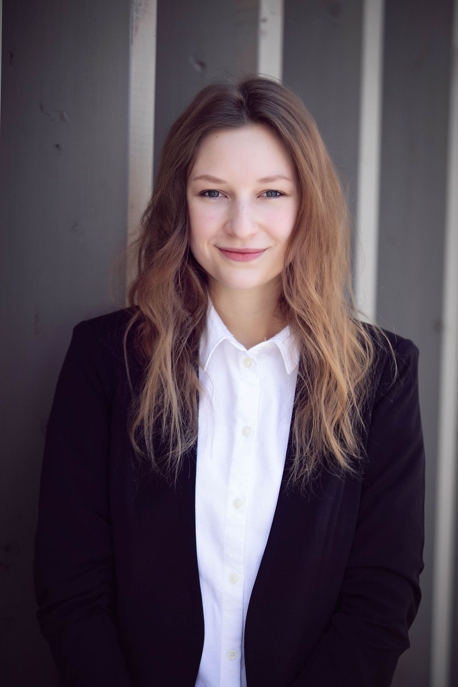 Businessportrait für Bewerbung und Karriere, hochwertiges LinkedIn Profilbild für Fach- und Führungskräfte.