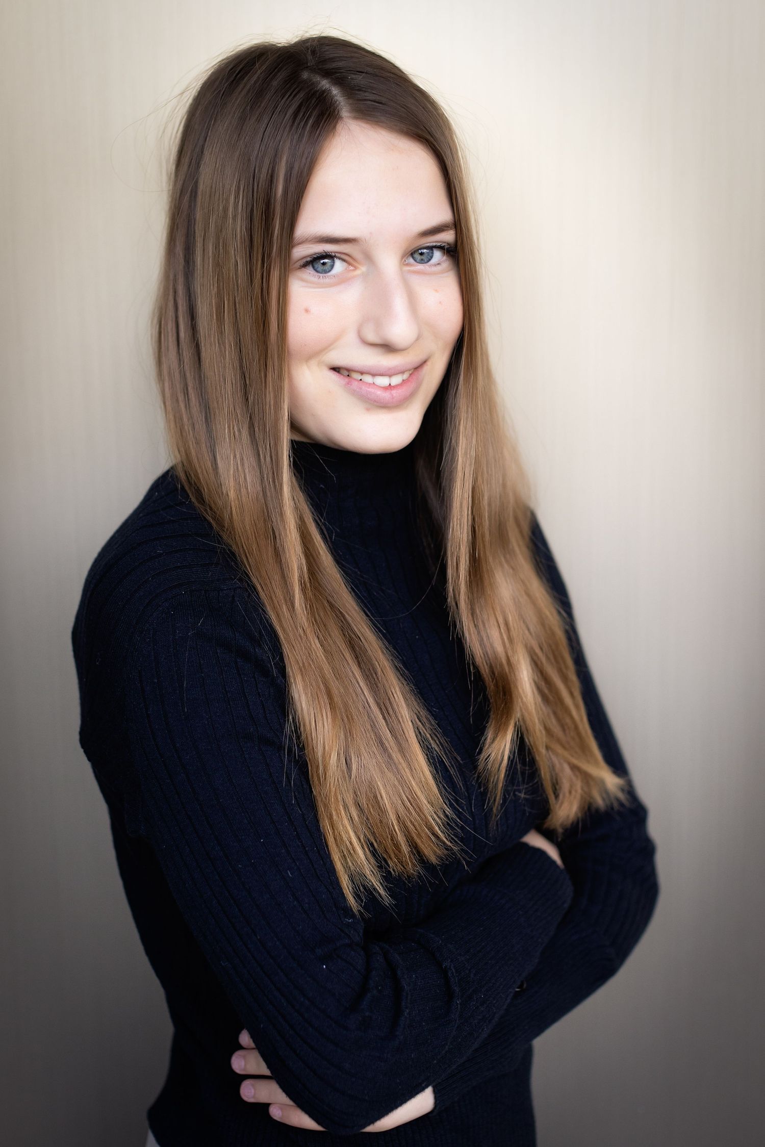 Modernes Bewerbungsfoto für Karriere und professionelle Online-Präsenz.