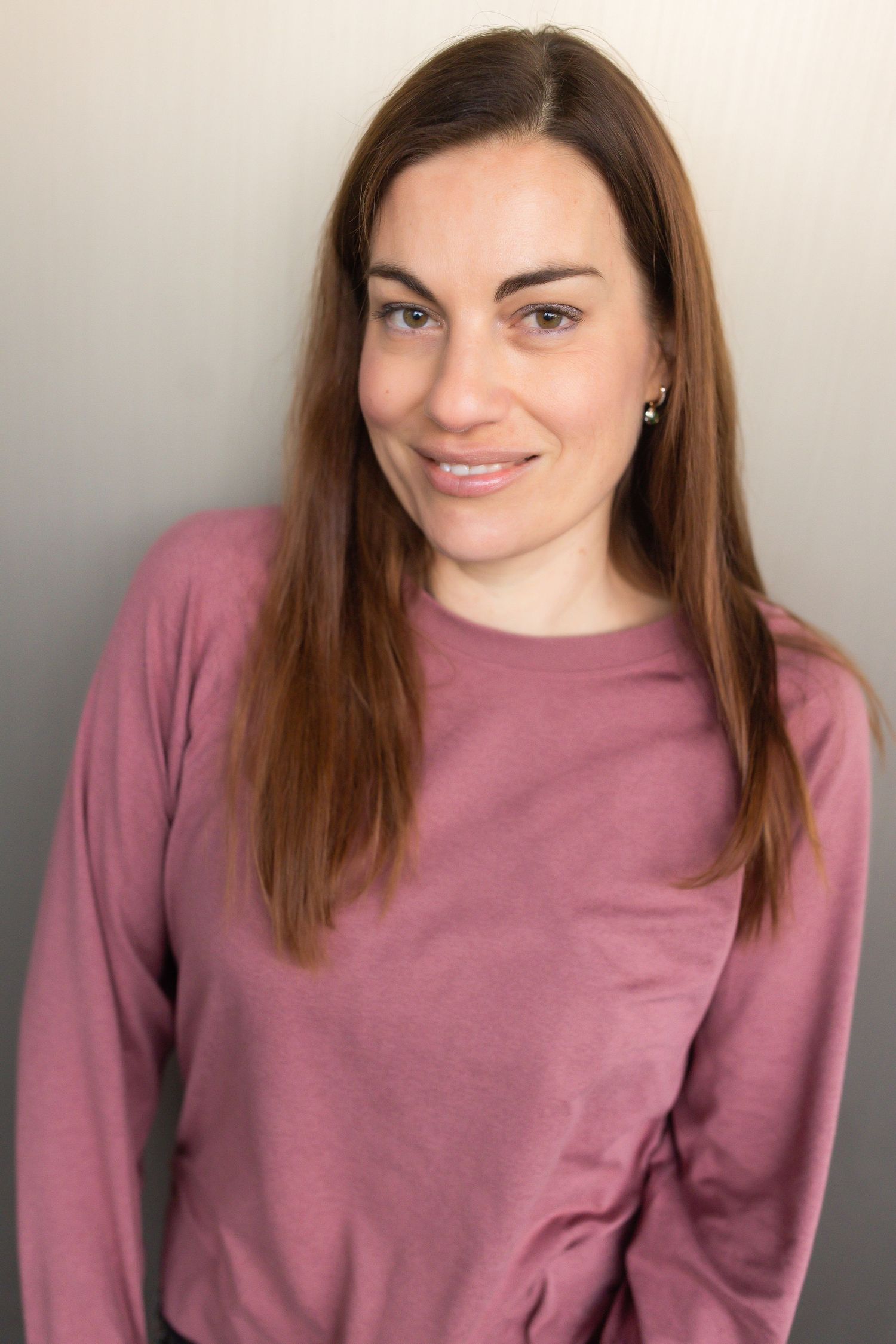Natürliches Portrait für Online-Präsenz und persönliche Markenkommunikation.