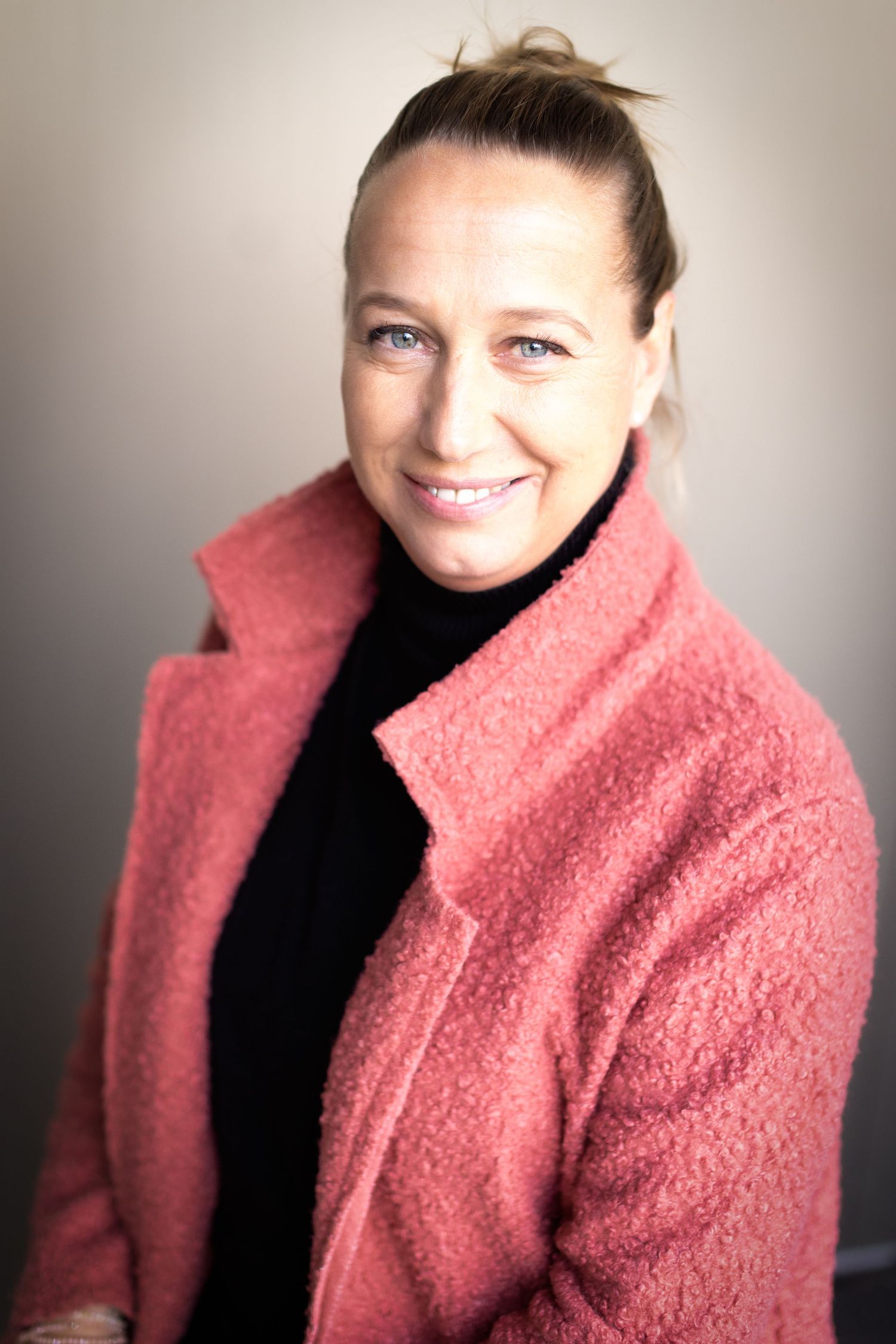Stilvolles Portrait für Personal Branding und Social Media Marketing.
