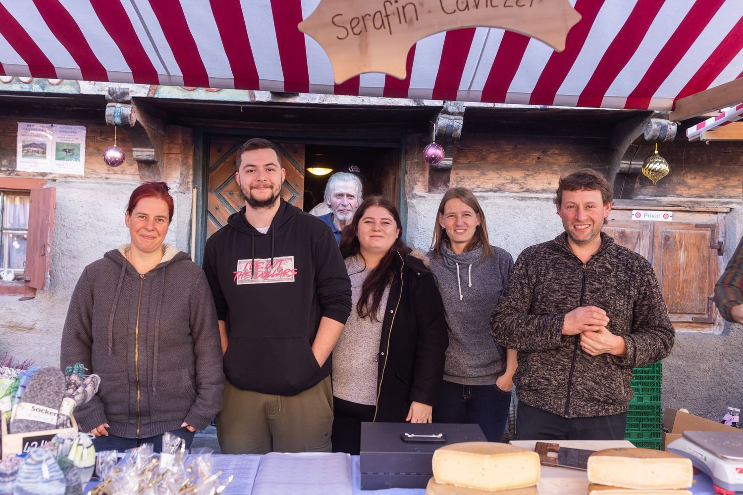 Surselva Tourismus, Eventfotografie bei Markt- oder Firmenanlass, authentische Reportage für Unternehmenskommunikation.