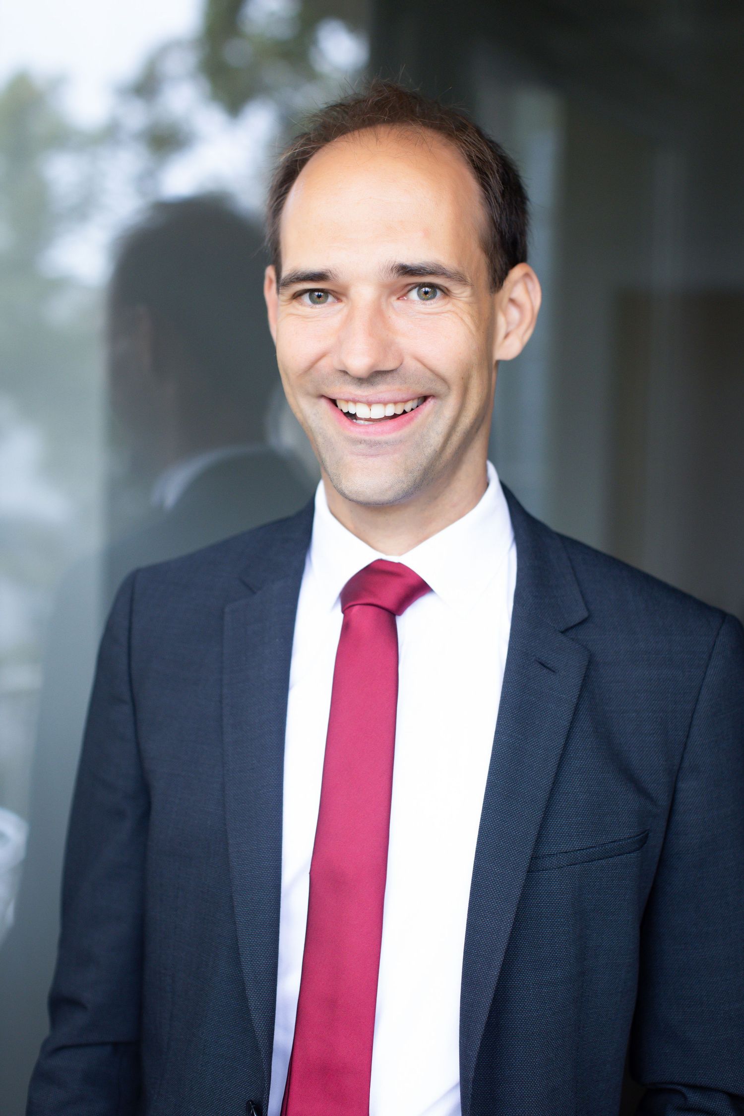 Leovest, Executive Headshot für Management, Geschäftsleitung oder Vorstand.