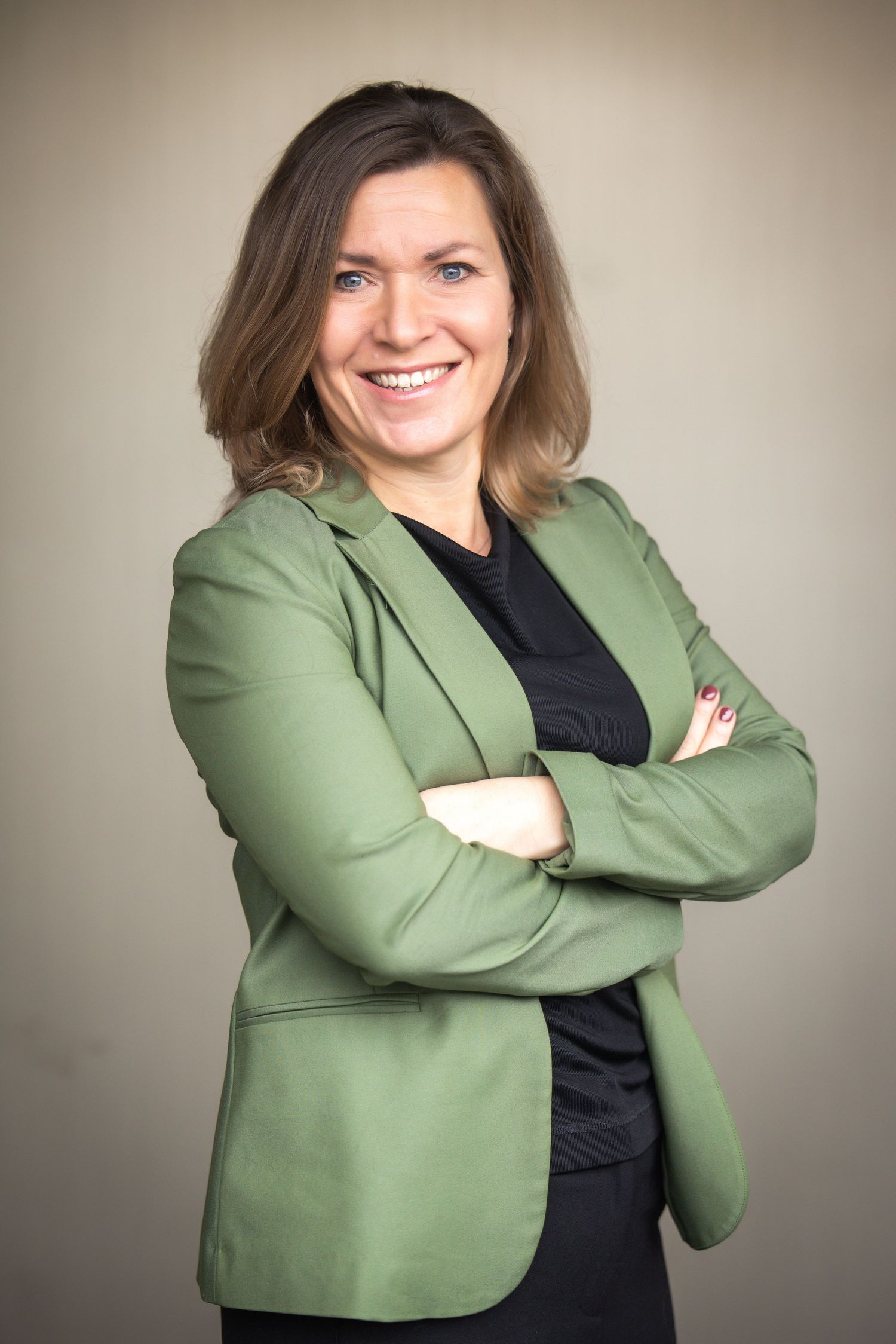 Professionelles Corporate Headshot für Unternehmerinnen und Fachpersonen, ideal für Firmenauftritt.