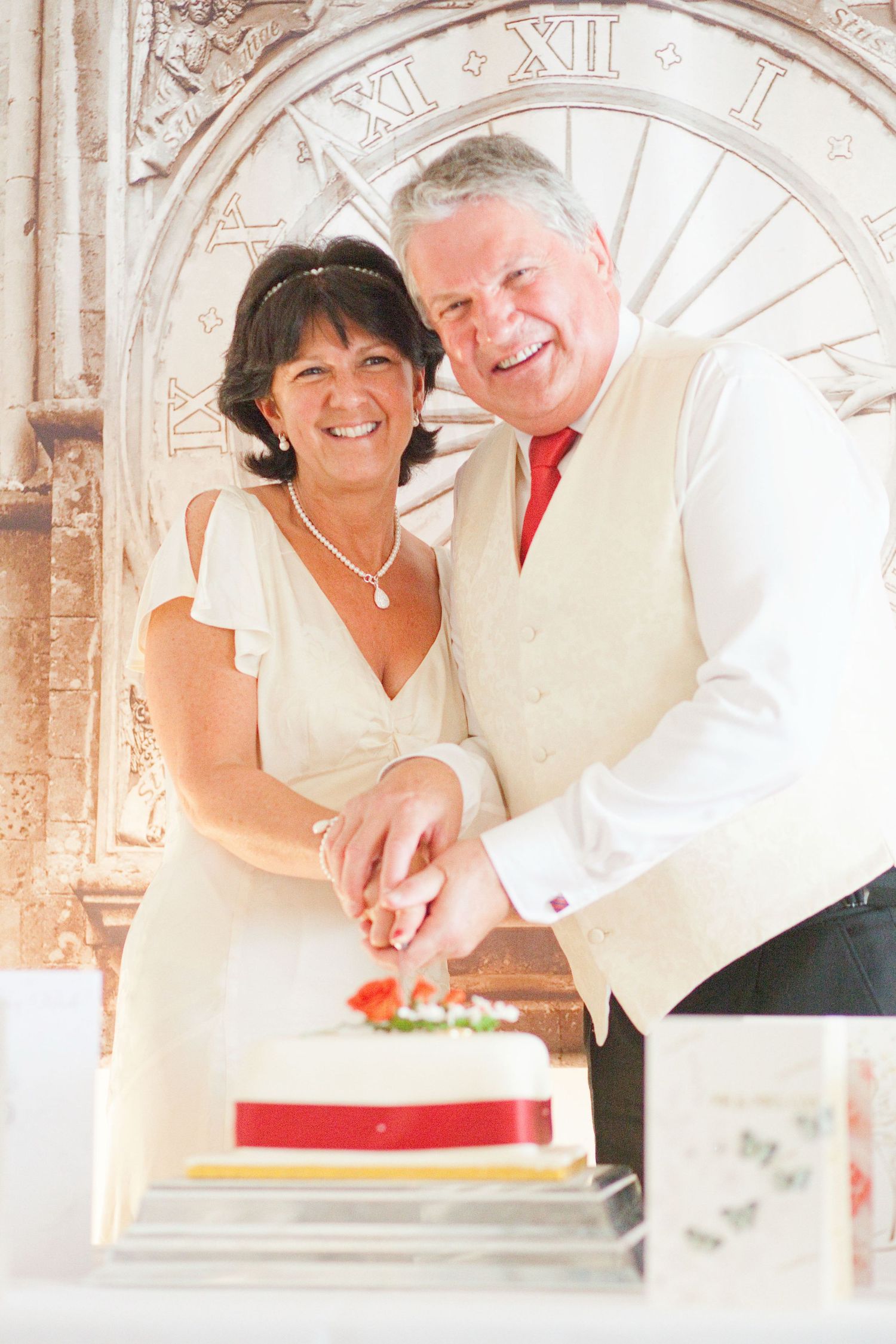 Candid moments shared between guests at an elegant wedding reception.