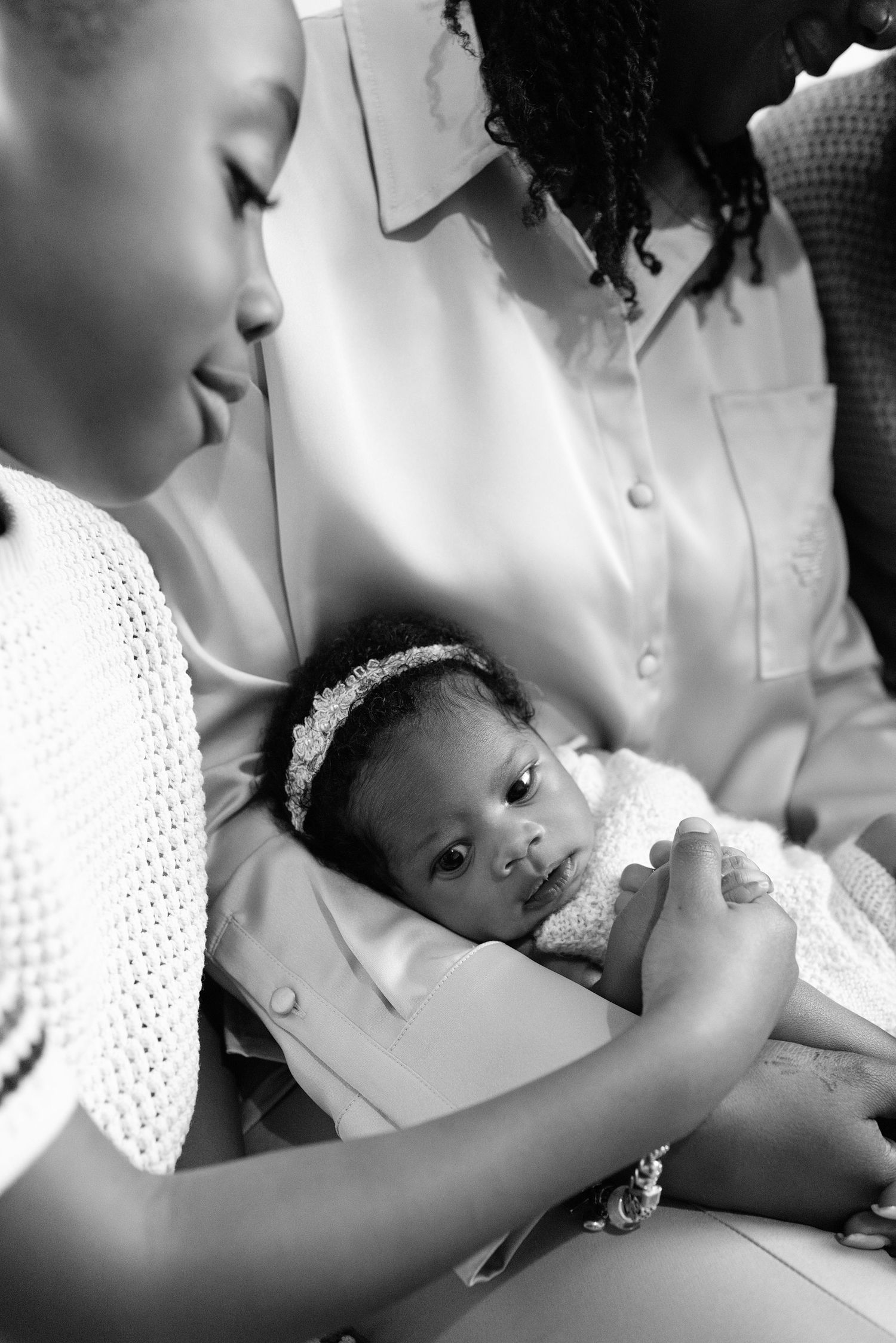 newborn baby relaxd photographs