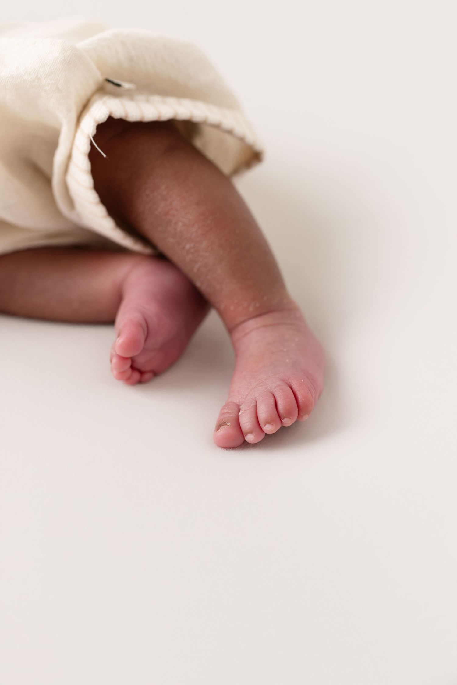 london newborn documentary photographer