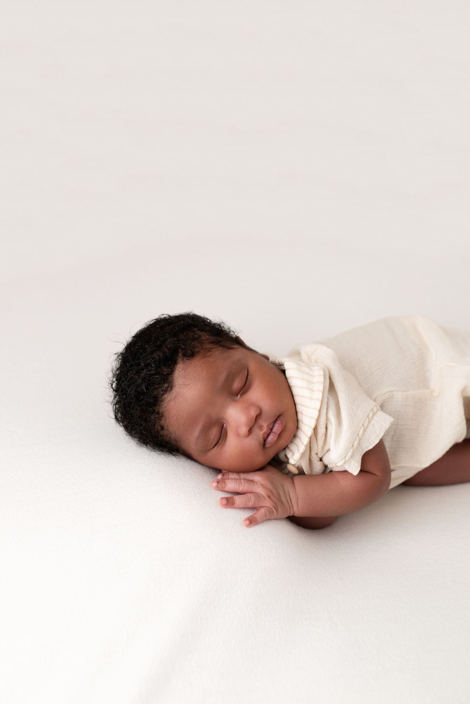London Newborn documentary photographer
