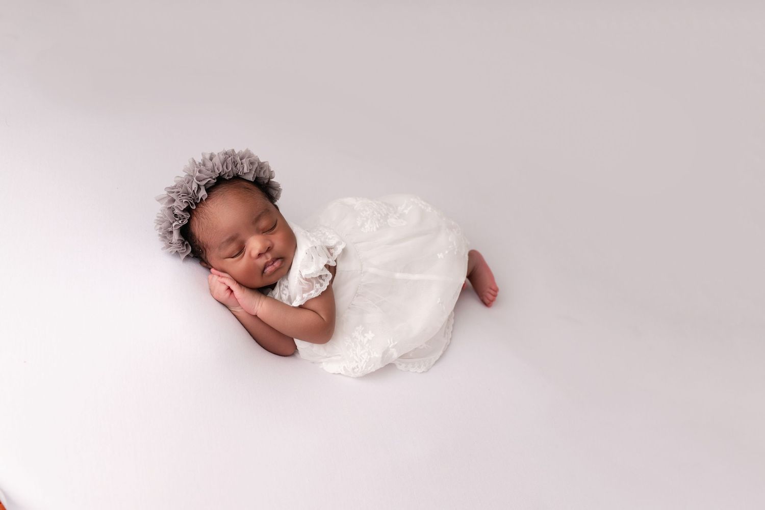 London Newborn documentary photographer