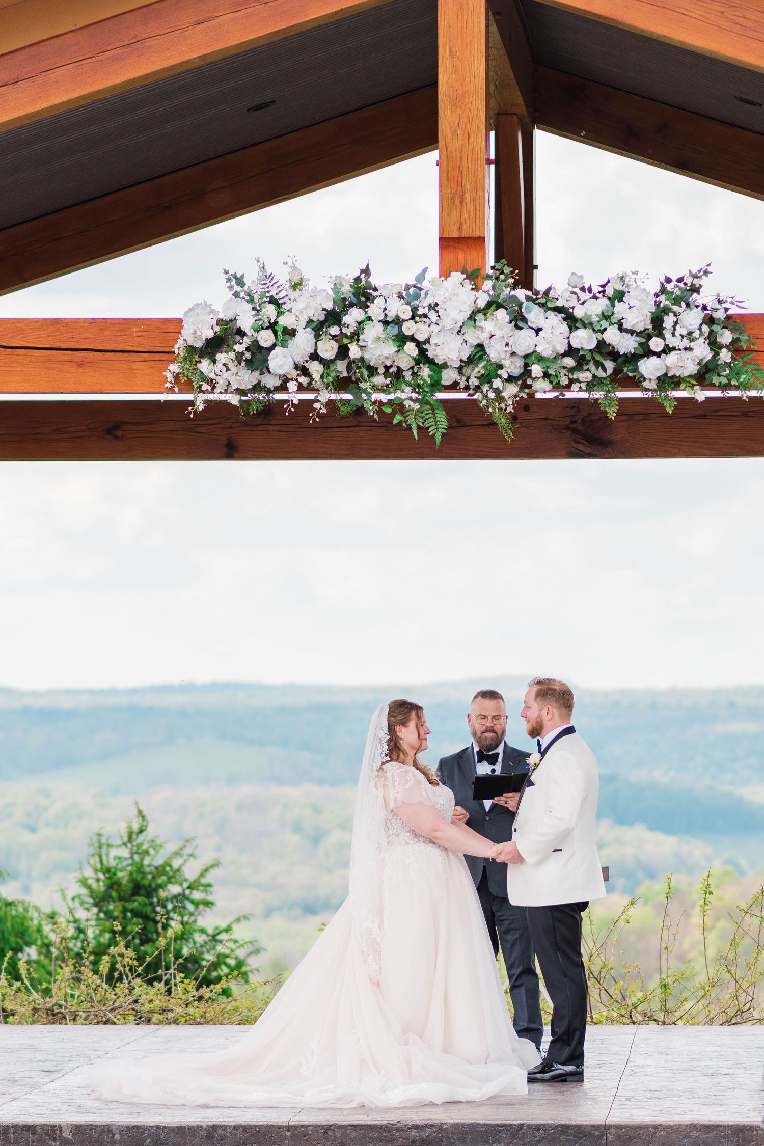 Wedding ceremony at the Roost in Mahaffey, Pennsylvania