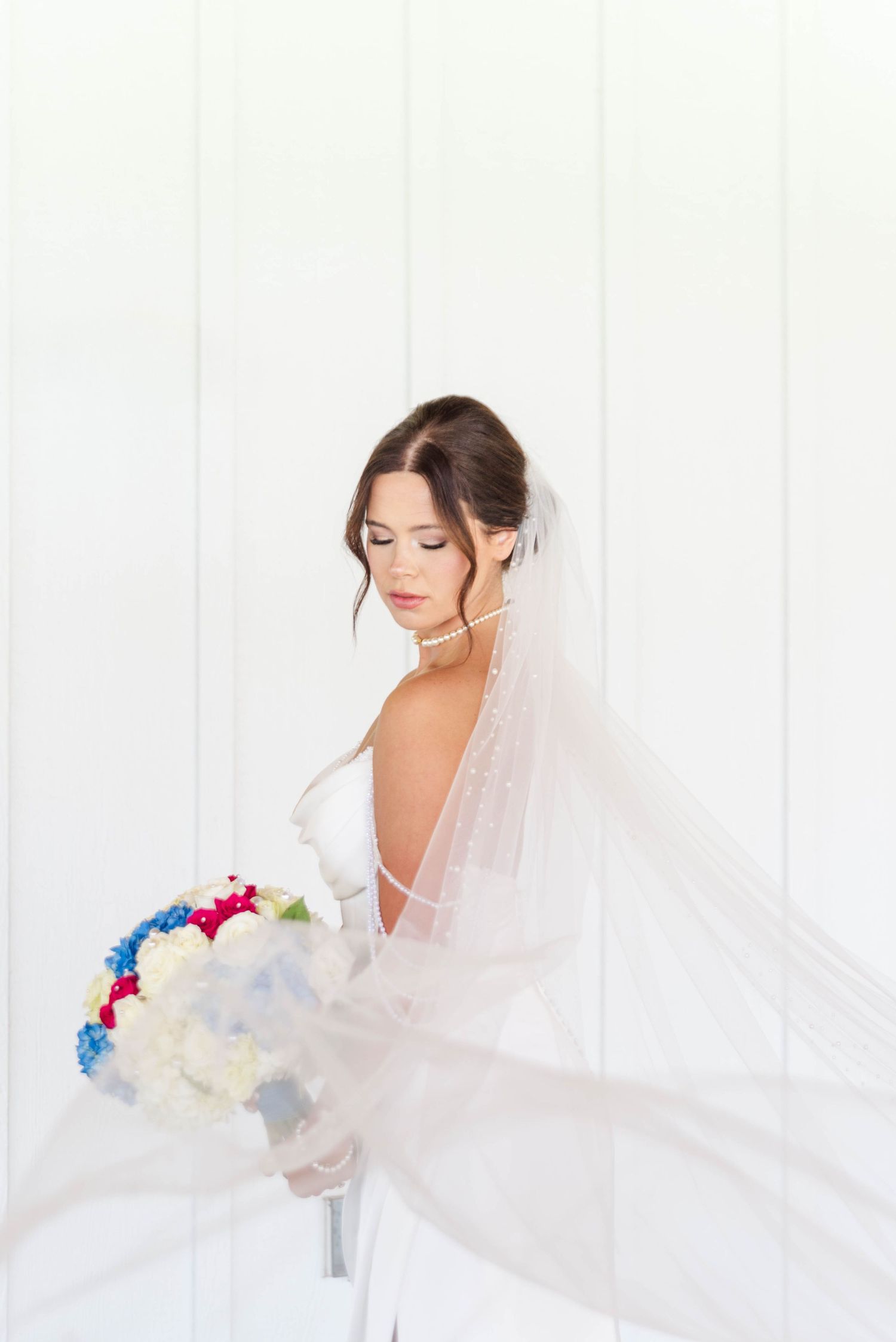 Bride with veil at the Willow in Johnstown, Pennsylvania