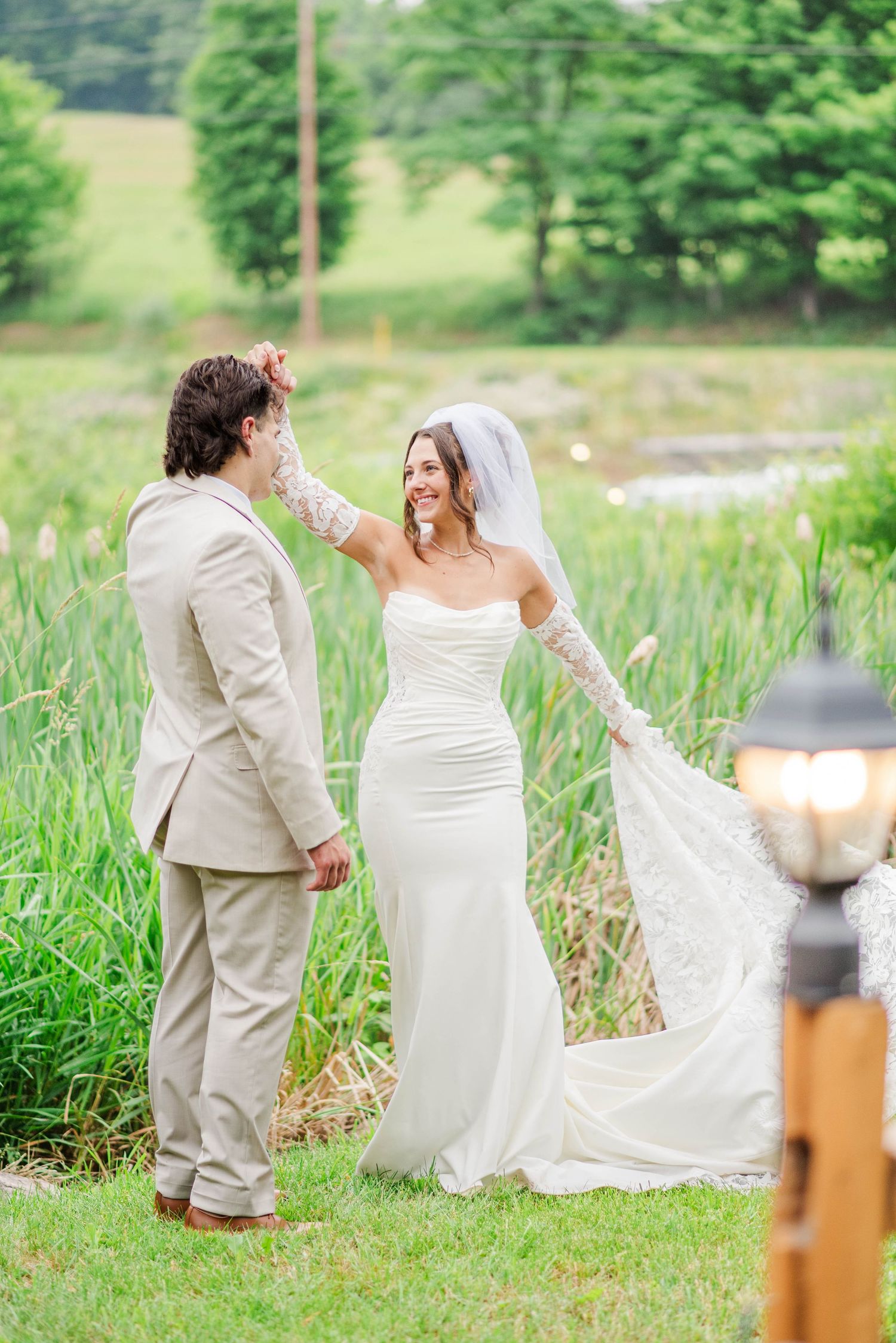 Bride and groom at Whispering Hollow Estates in Pleasantville, Pennsylvania
