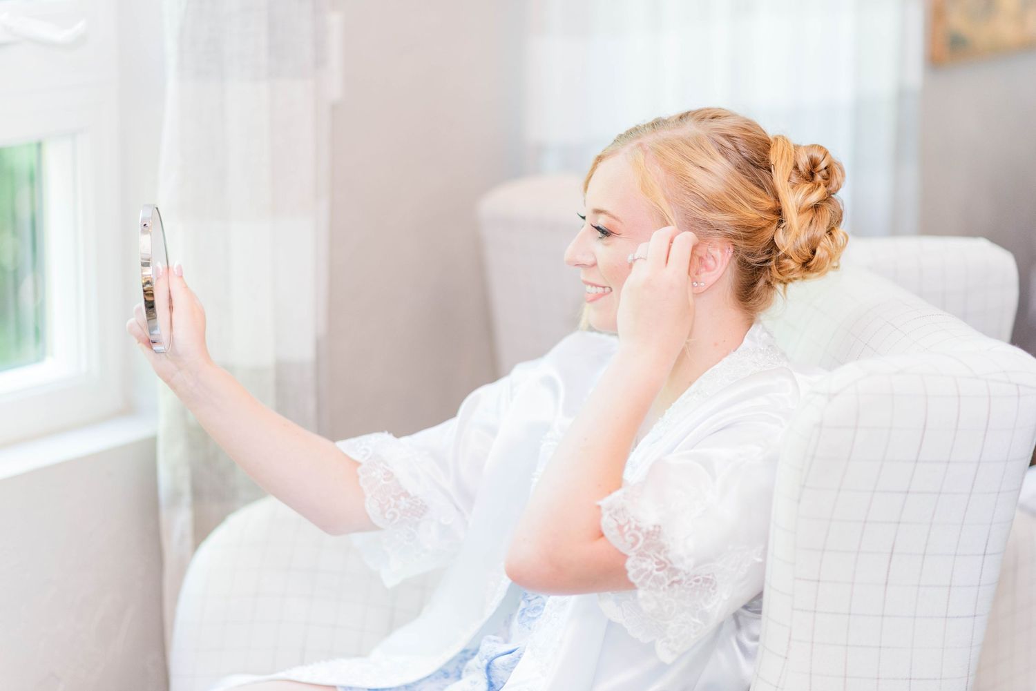 Bride getting ready in Ligonier, Pennsylvania