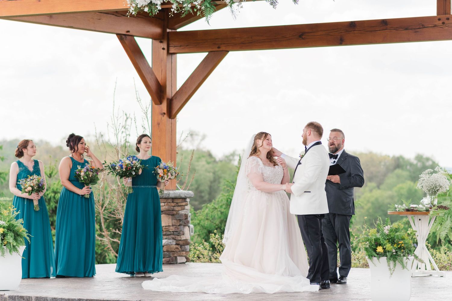 Wedding ceremony at the Roost in Mahaffey, Pennsylvania