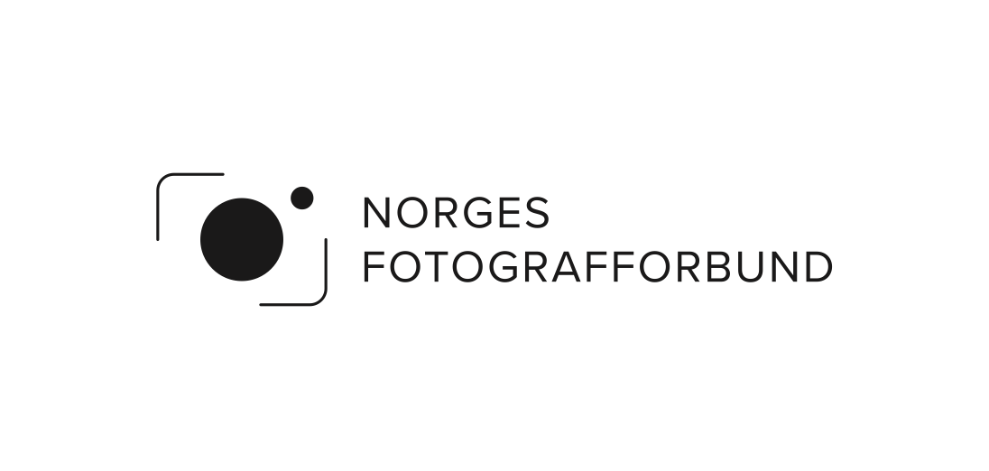 Minimalist camera logo design for Norges Fotografforbund in black and white.