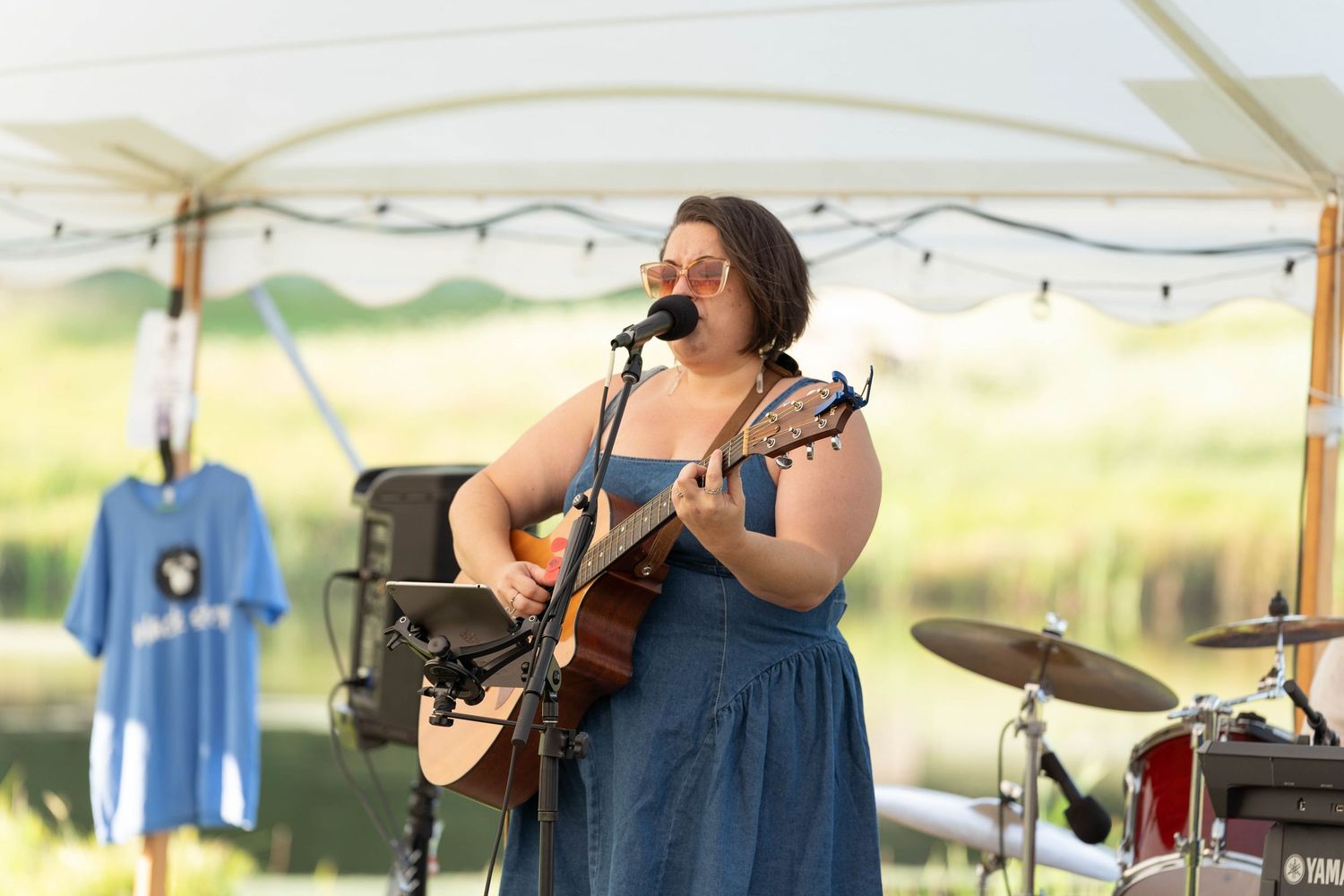 singer with guitar