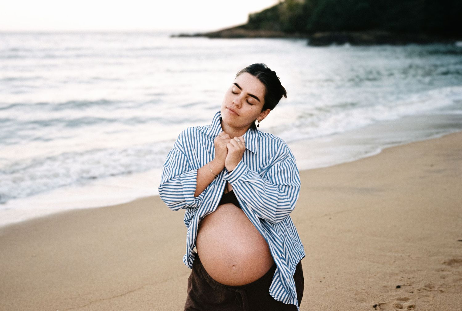 nadine luise wache; documentary style photography, cairns family photographer; analogue photographer; film photographer maternity